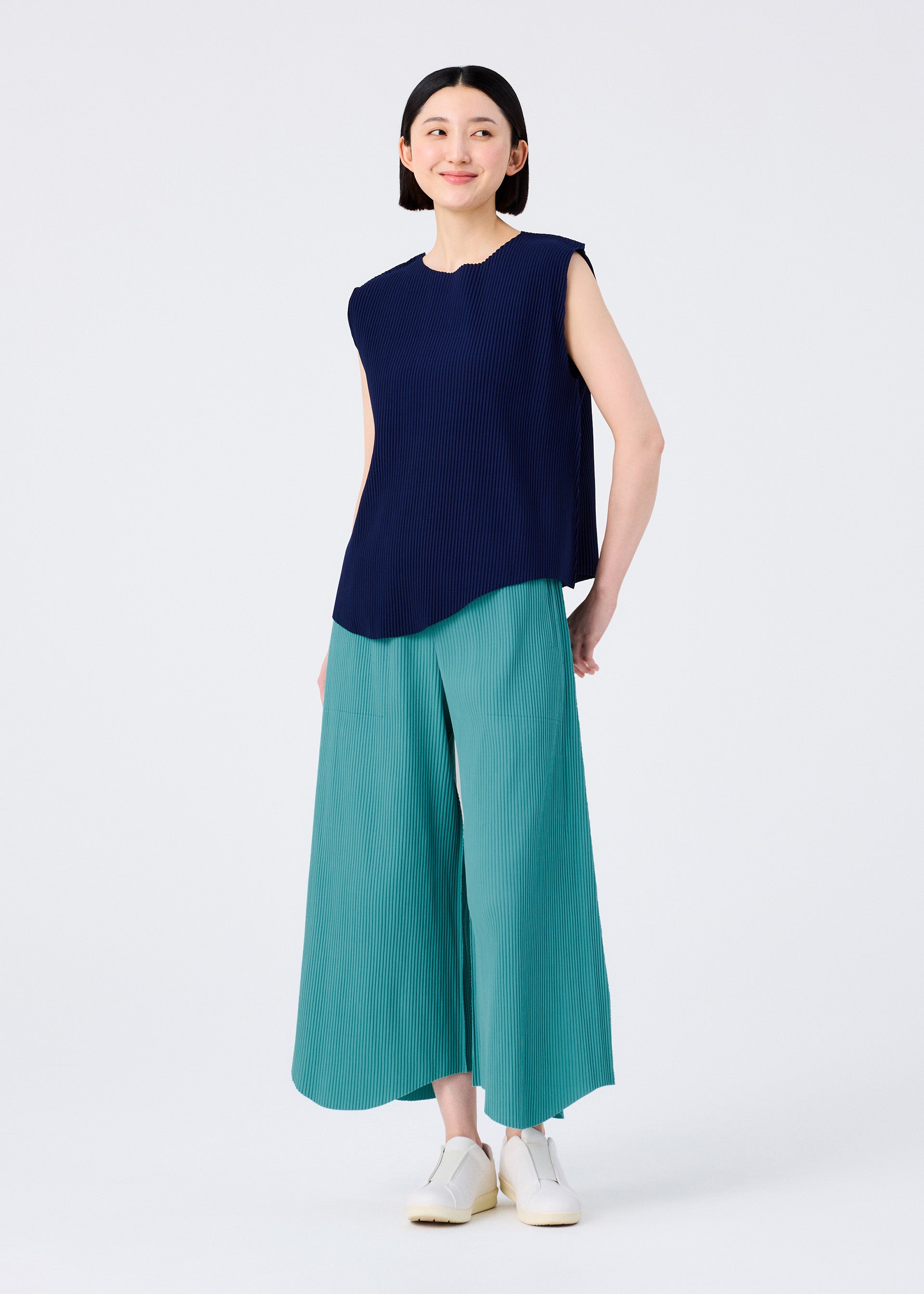 FINE KNIT PLEATS BOTTOM 1 – isseymiyake.com