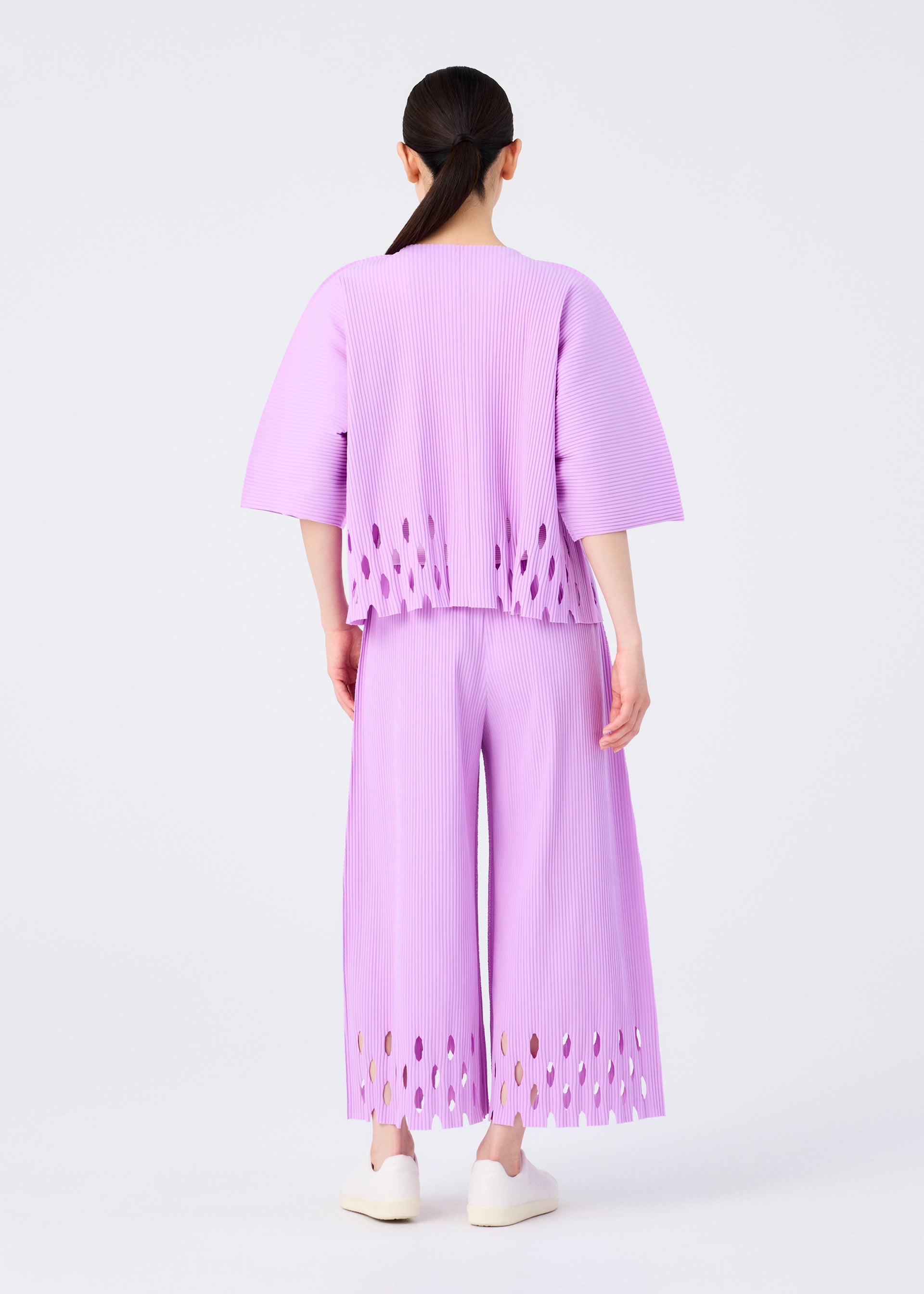 FINE KNIT PLEATS BOTTOM 3 – isseymiyake.com