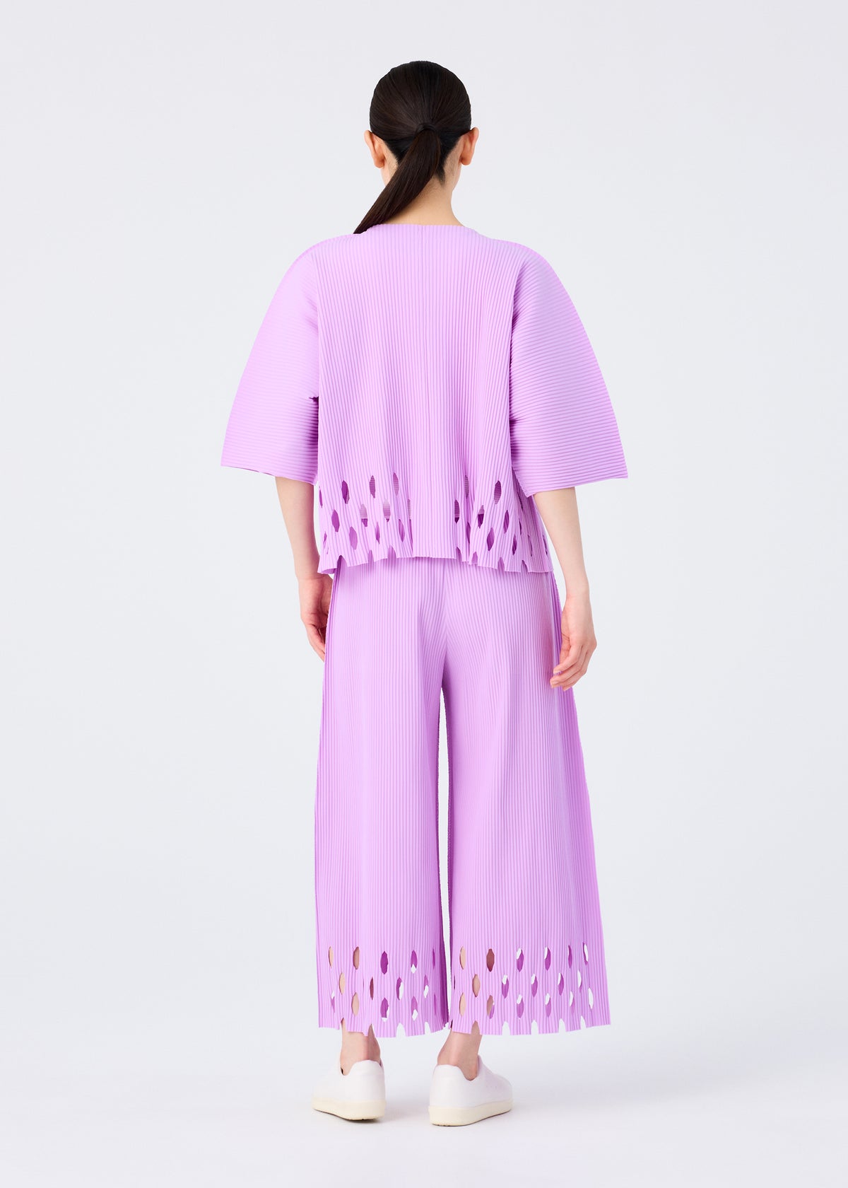 FINE KNIT PLEATS BOTTOM 3、ウィメンズ_パンツ、着用画像2