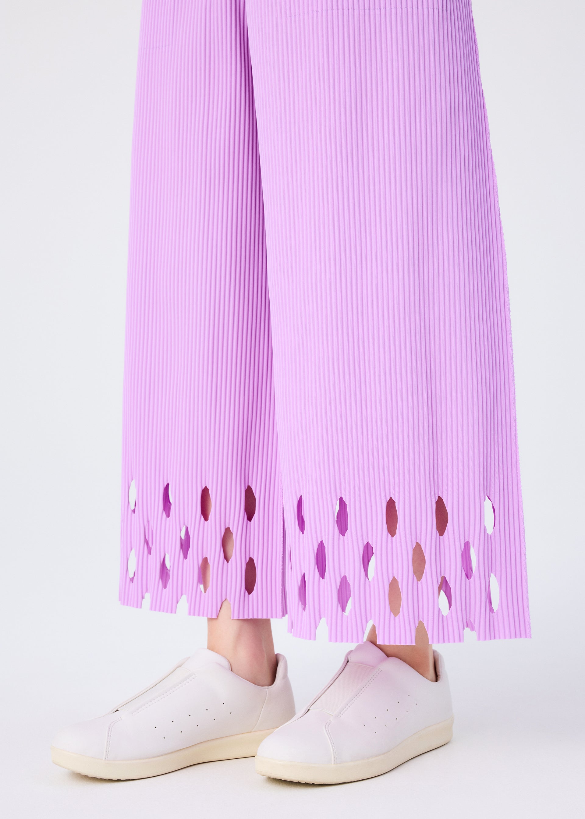 FINE KNIT PLEATS BOTTOM 3 – isseymiyake.com