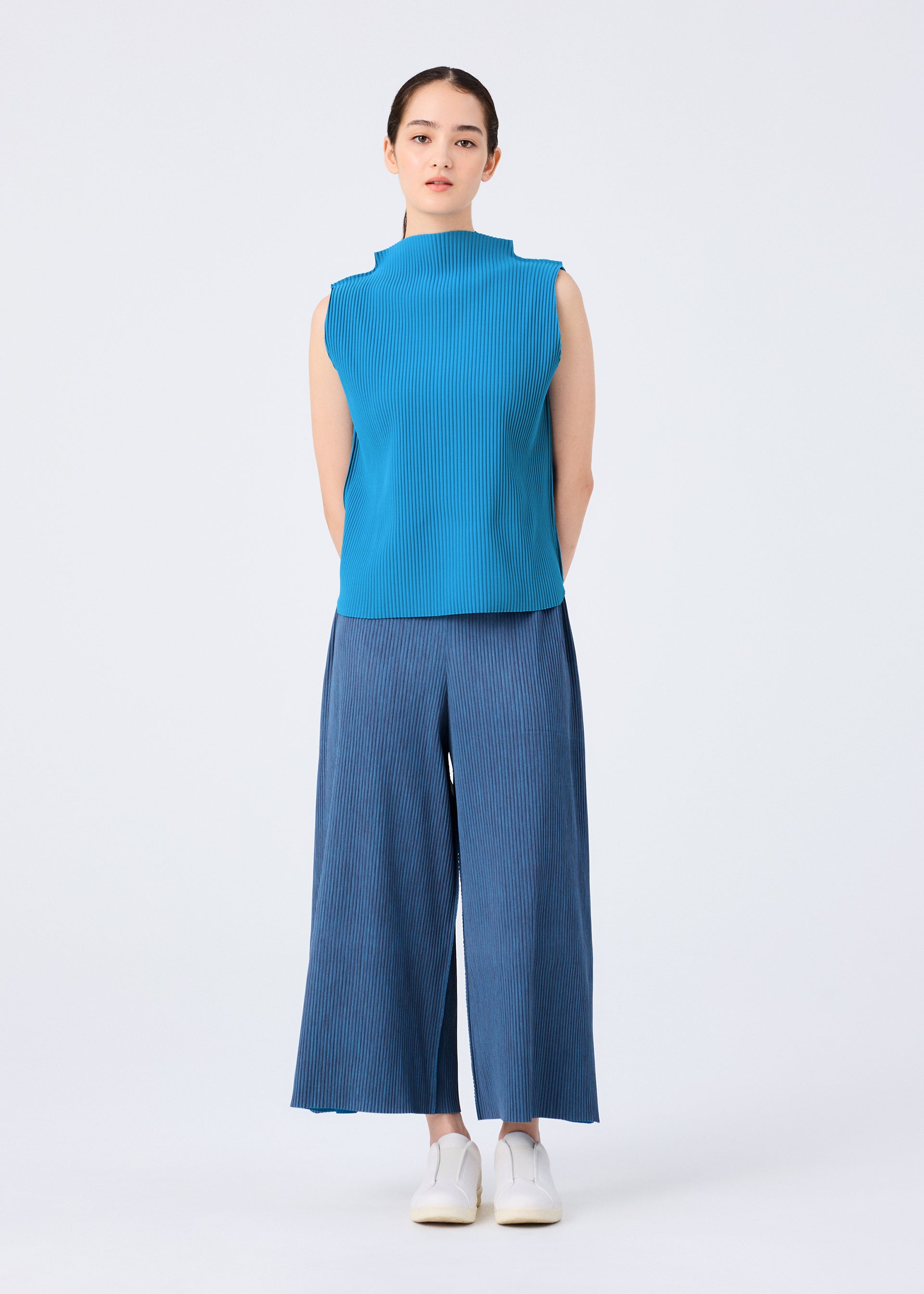 MIX FINE KNIT PLEATS BOTTOM、ウィメンズ_パンツ、着用画像1