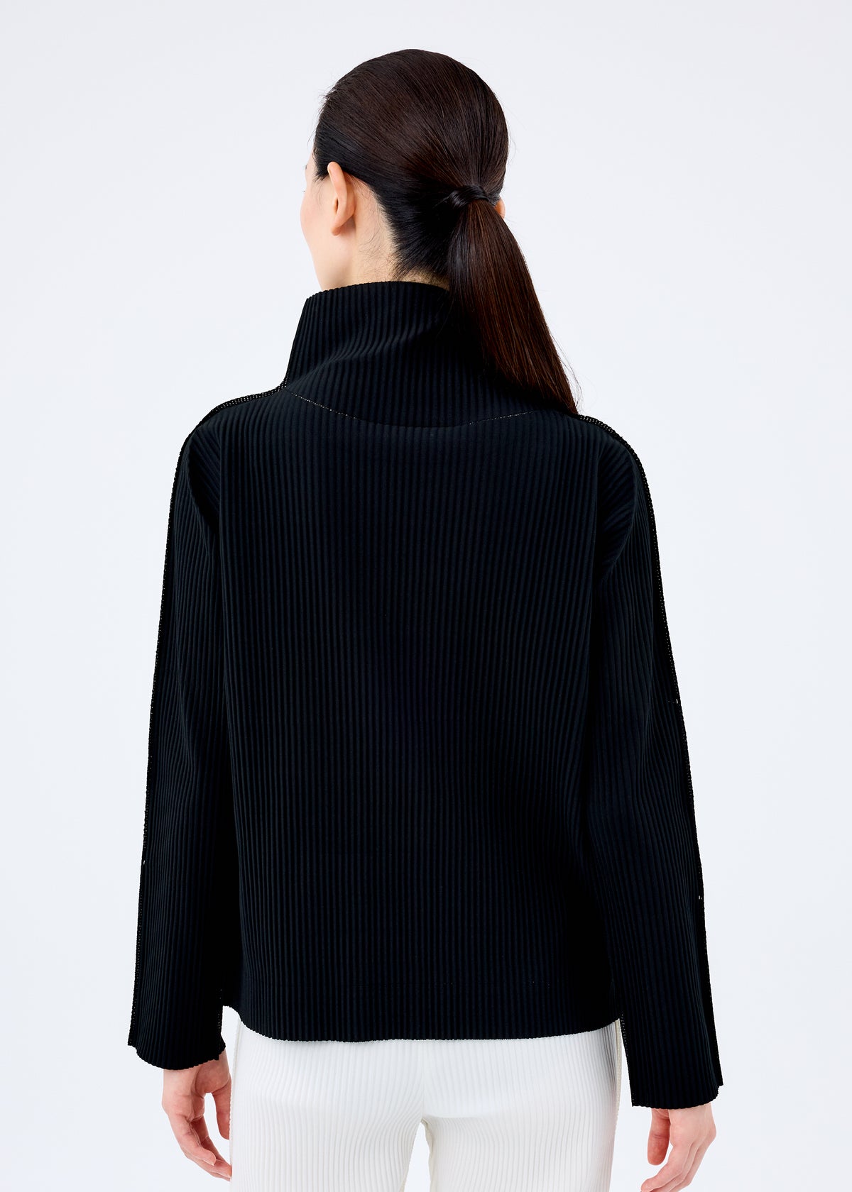 FINE KNIT PLEATS BLACK、ウィメンズ_トップス_トップ、着用画像2