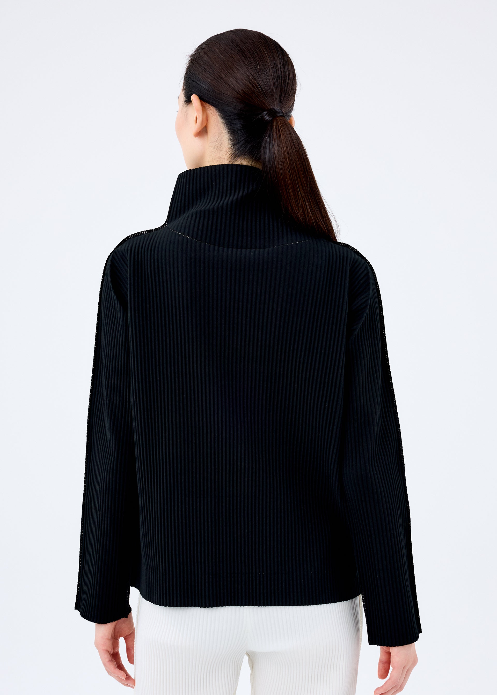 FINE KNIT PLEATS BLACK、ウィメンズ_トップス_トップ、着用画像2