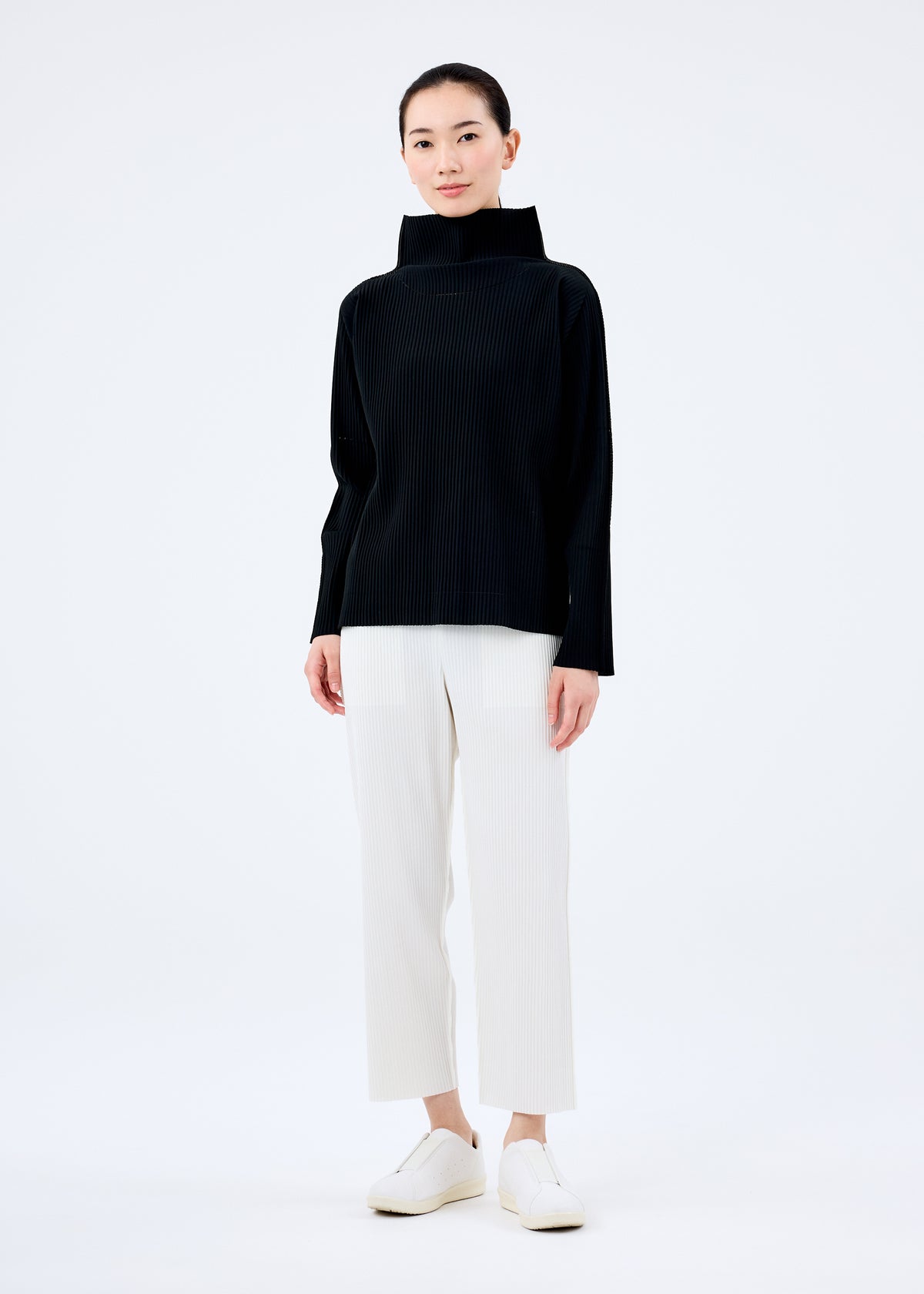 FINE KNIT PLEATS BLACK、ウィメンズ_トップス_トップ、着用画像3