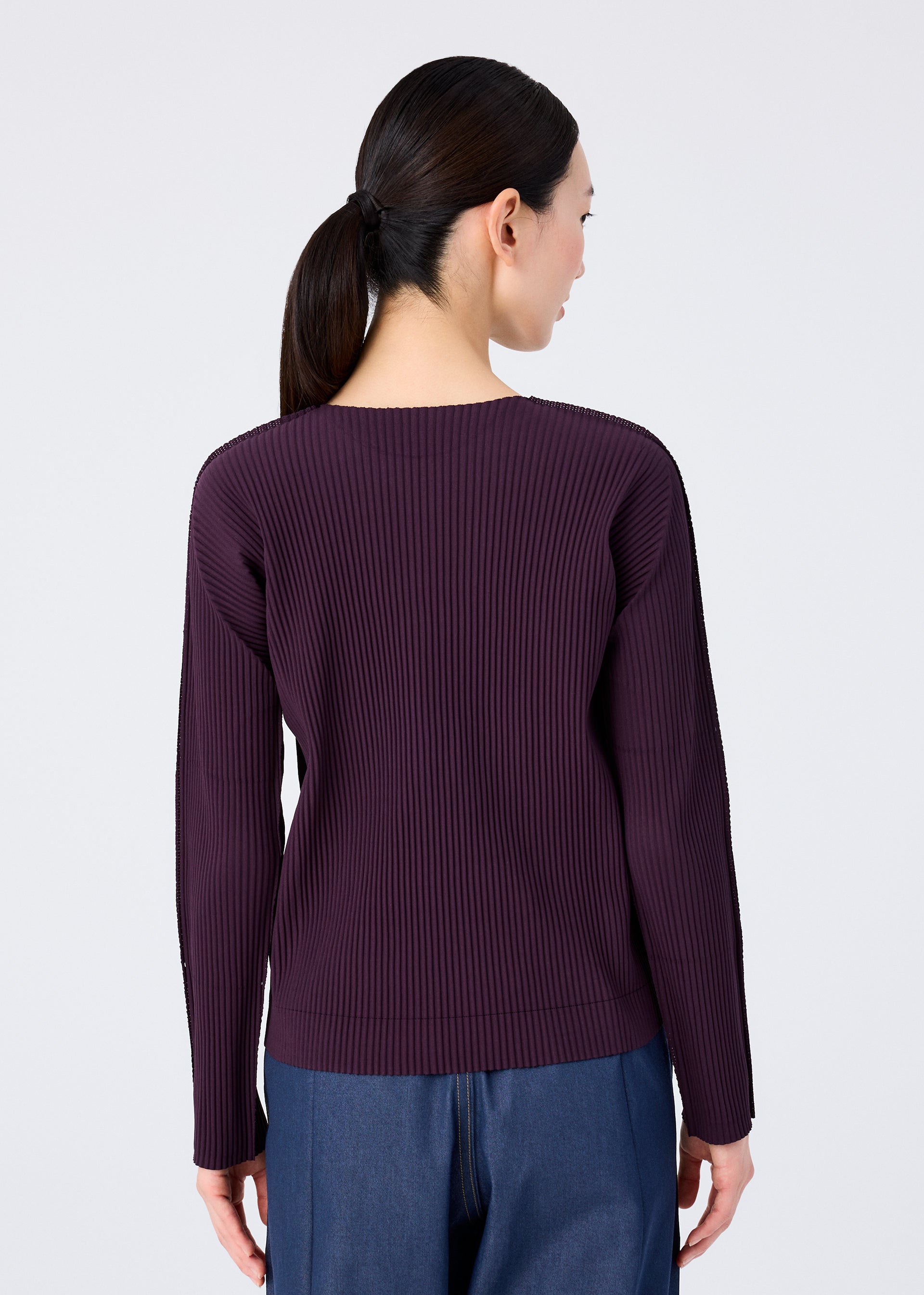 FINE KNIT PLEATS COLOR 1、ウィメンズ_トップス_トップ、着用画像2