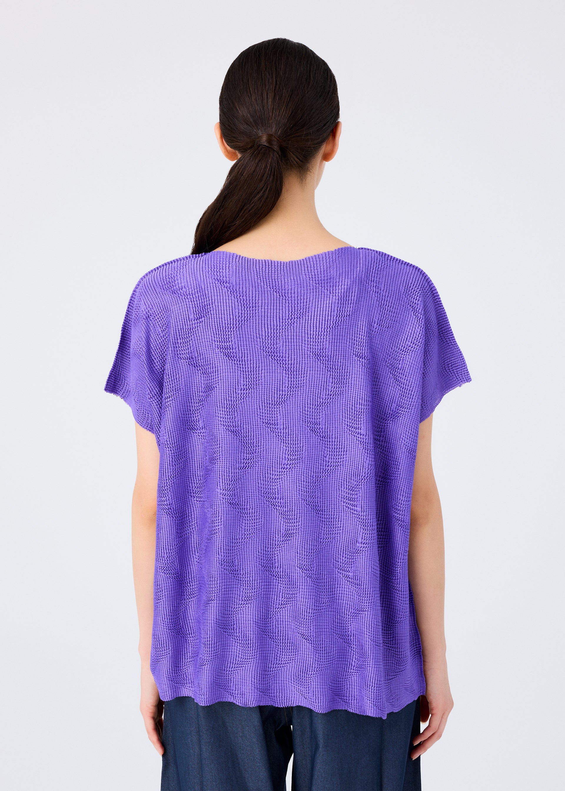 WAVE KNIT STRETCH PLEATS – isseymiyake.com