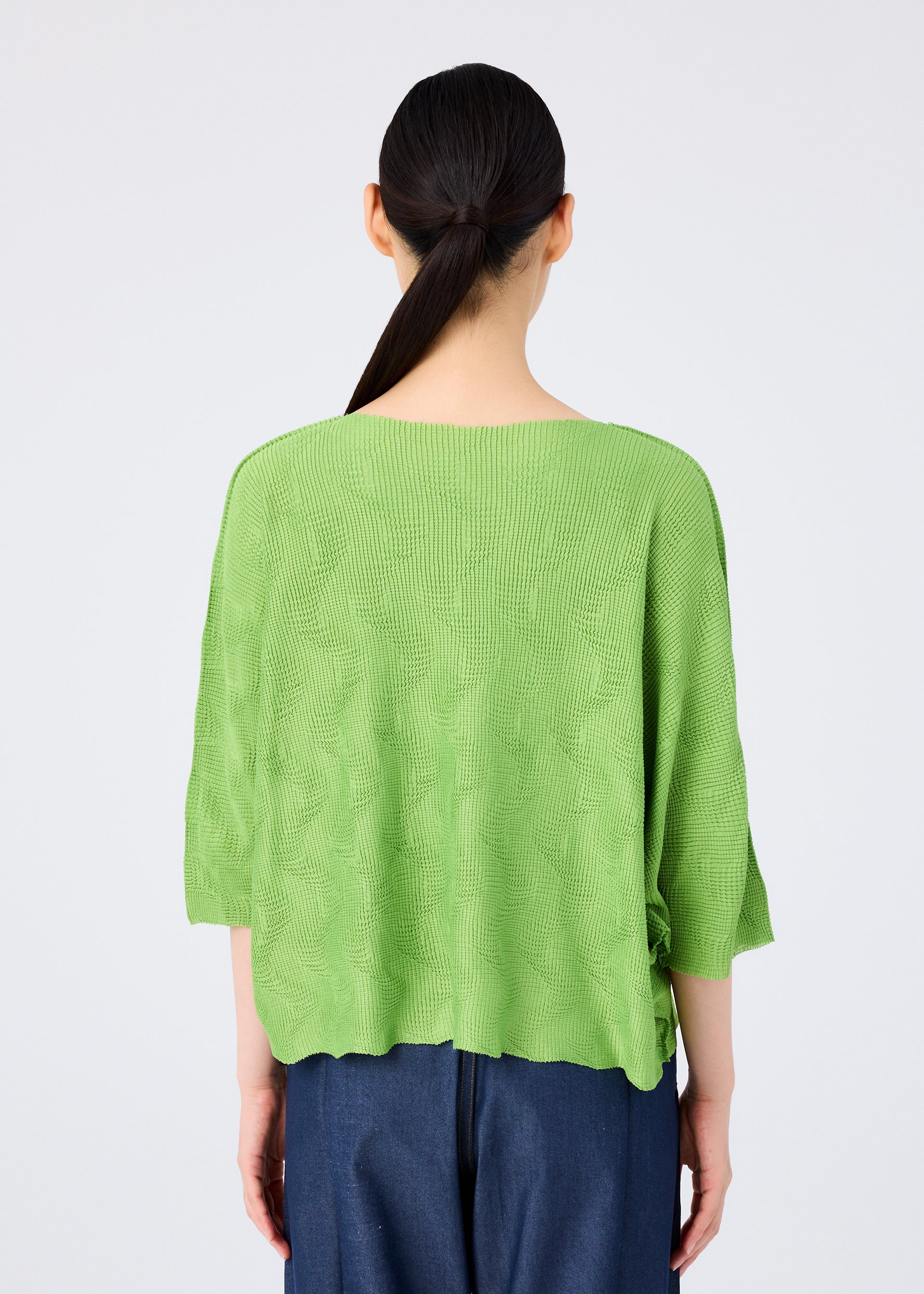 WAVE KNIT STRETCH PLEATS – isseymiyake.com
