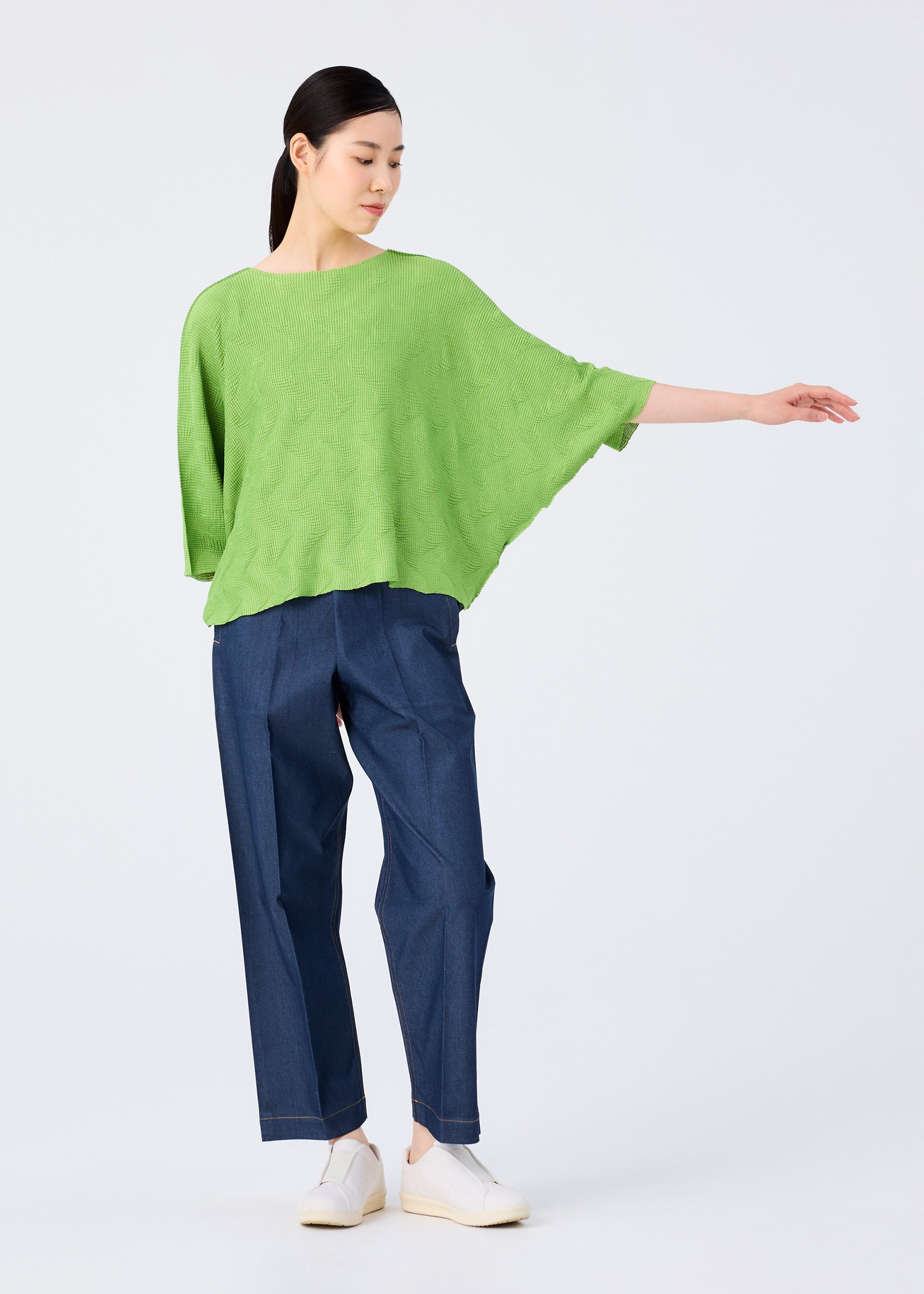 WAVE KNIT STRETCH PLEATS – isseymiyake.com