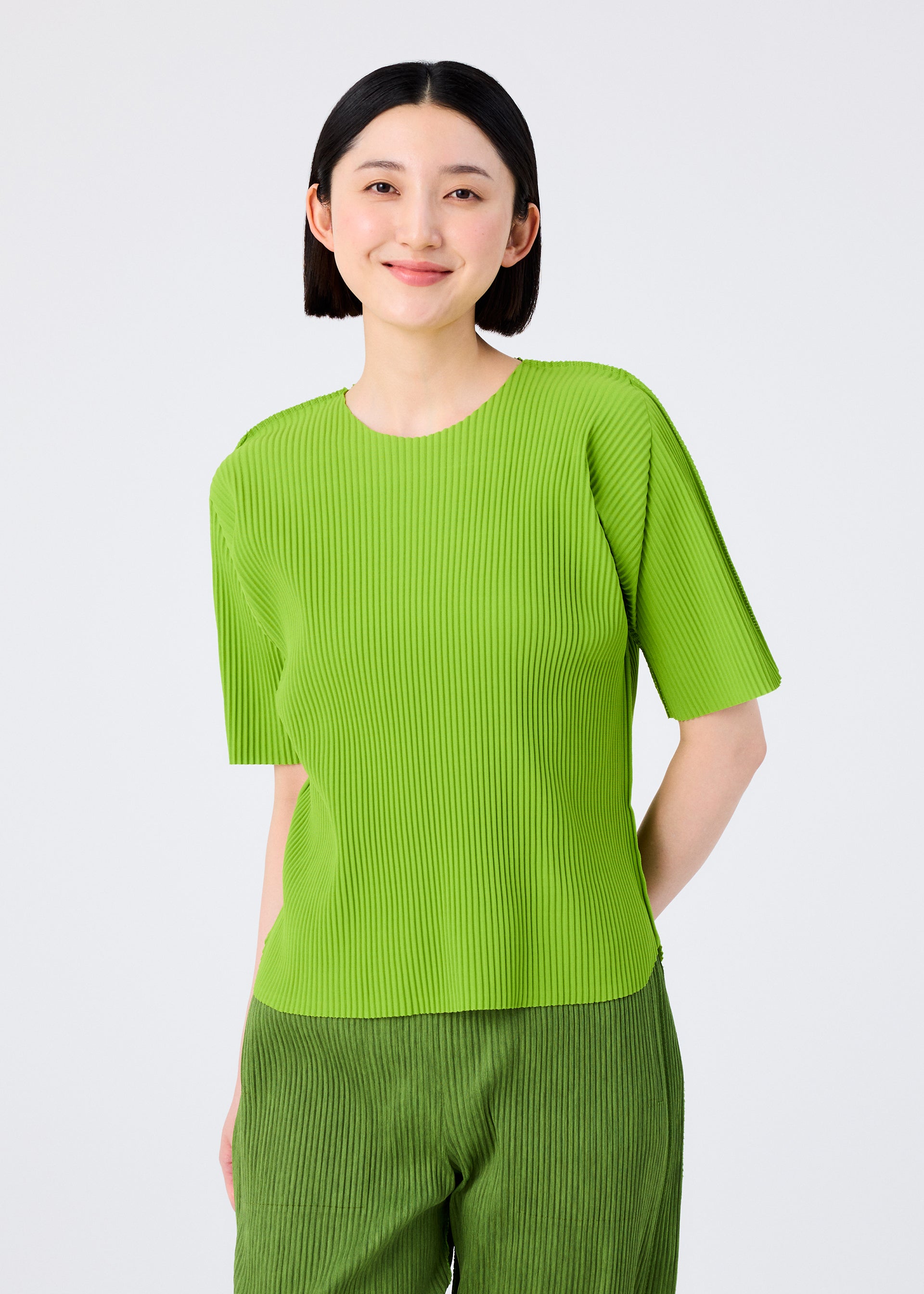 ROUND PLEATS – isseymiyake.com