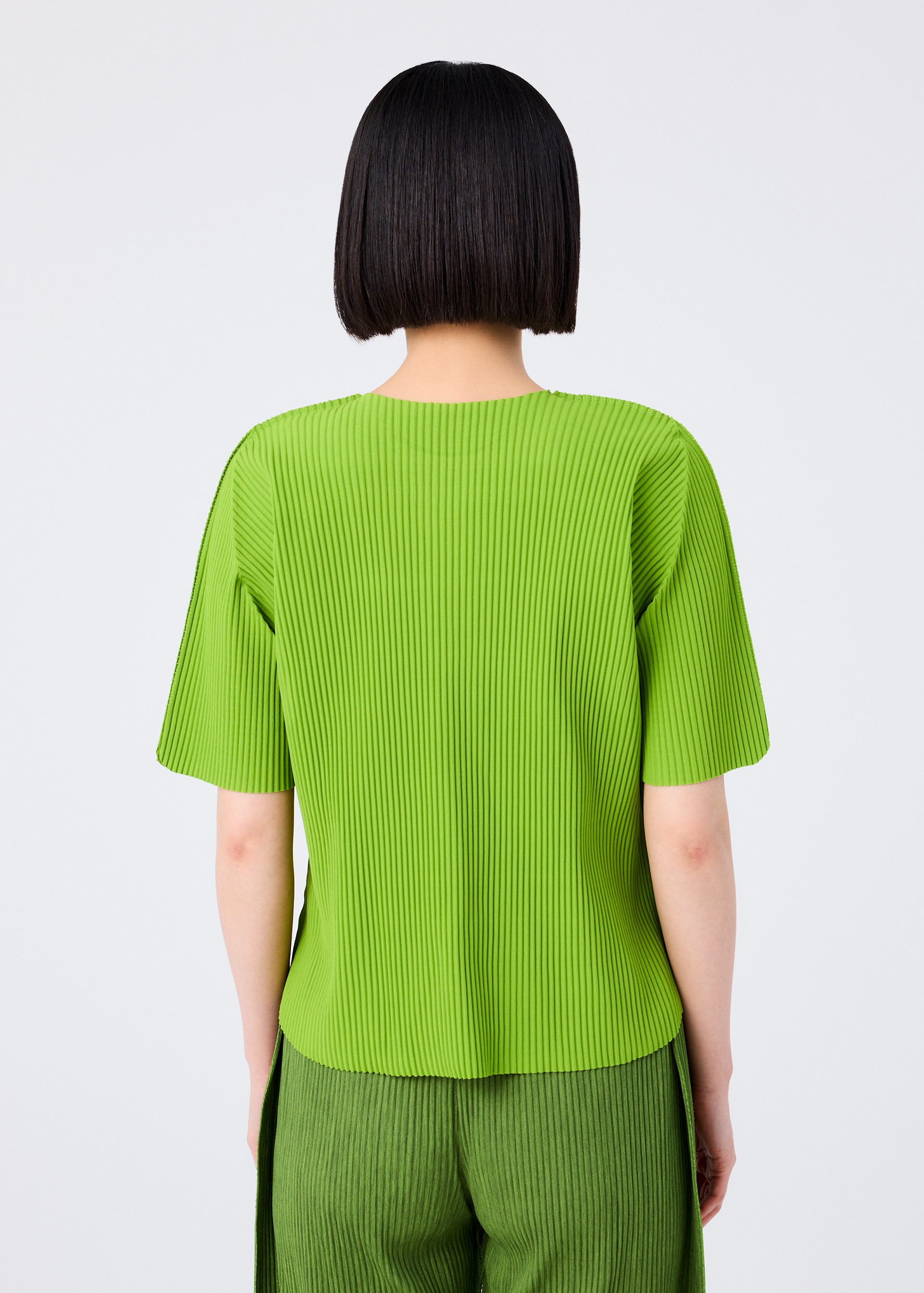 ROUND PLEATS – isseymiyake.com