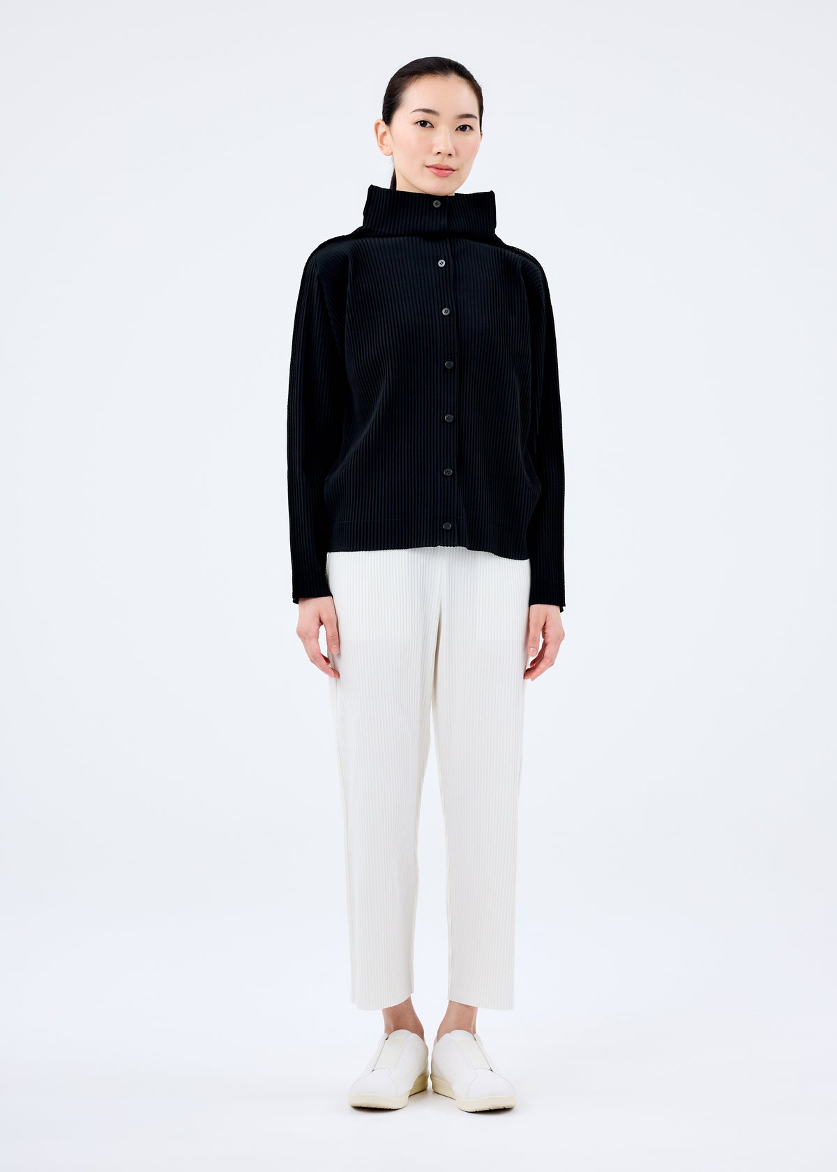 FINE KNIT PLEATS BLACK、ウィメンズ_トップス_カーディガン、着用画像3