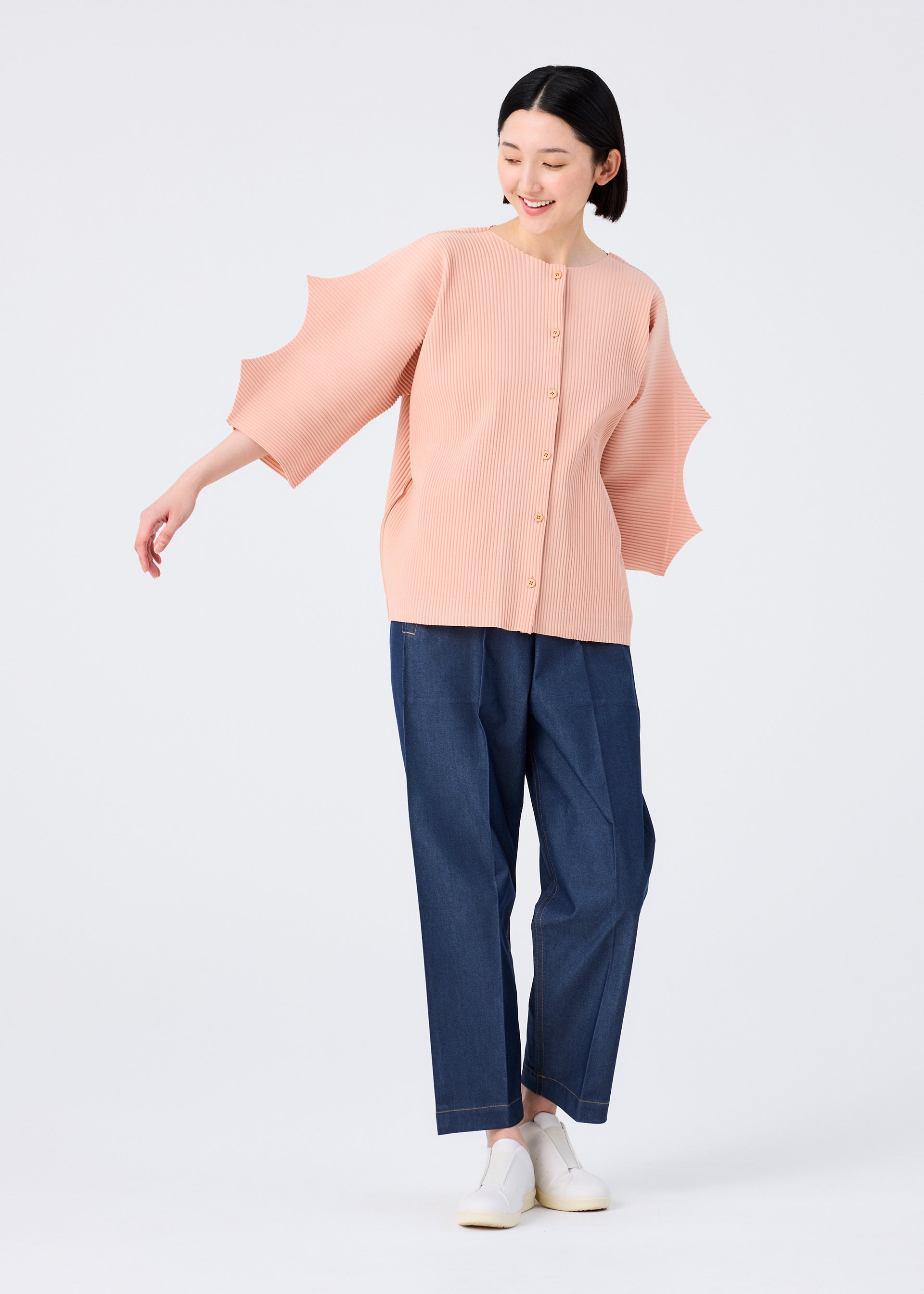 GIZA GIZA PLEATS – isseymiyake.com