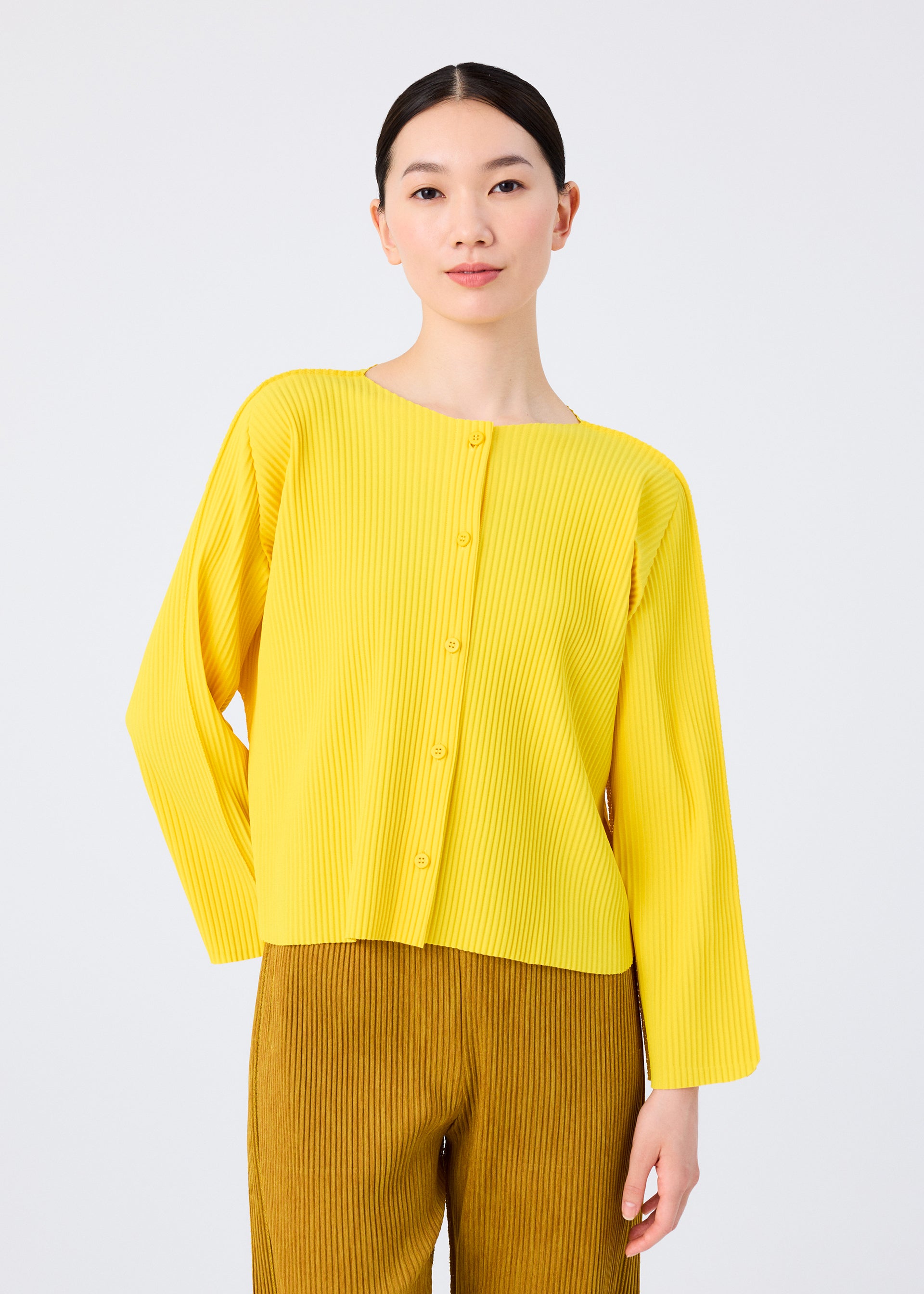 ROUND PLEATS – isseymiyake.com