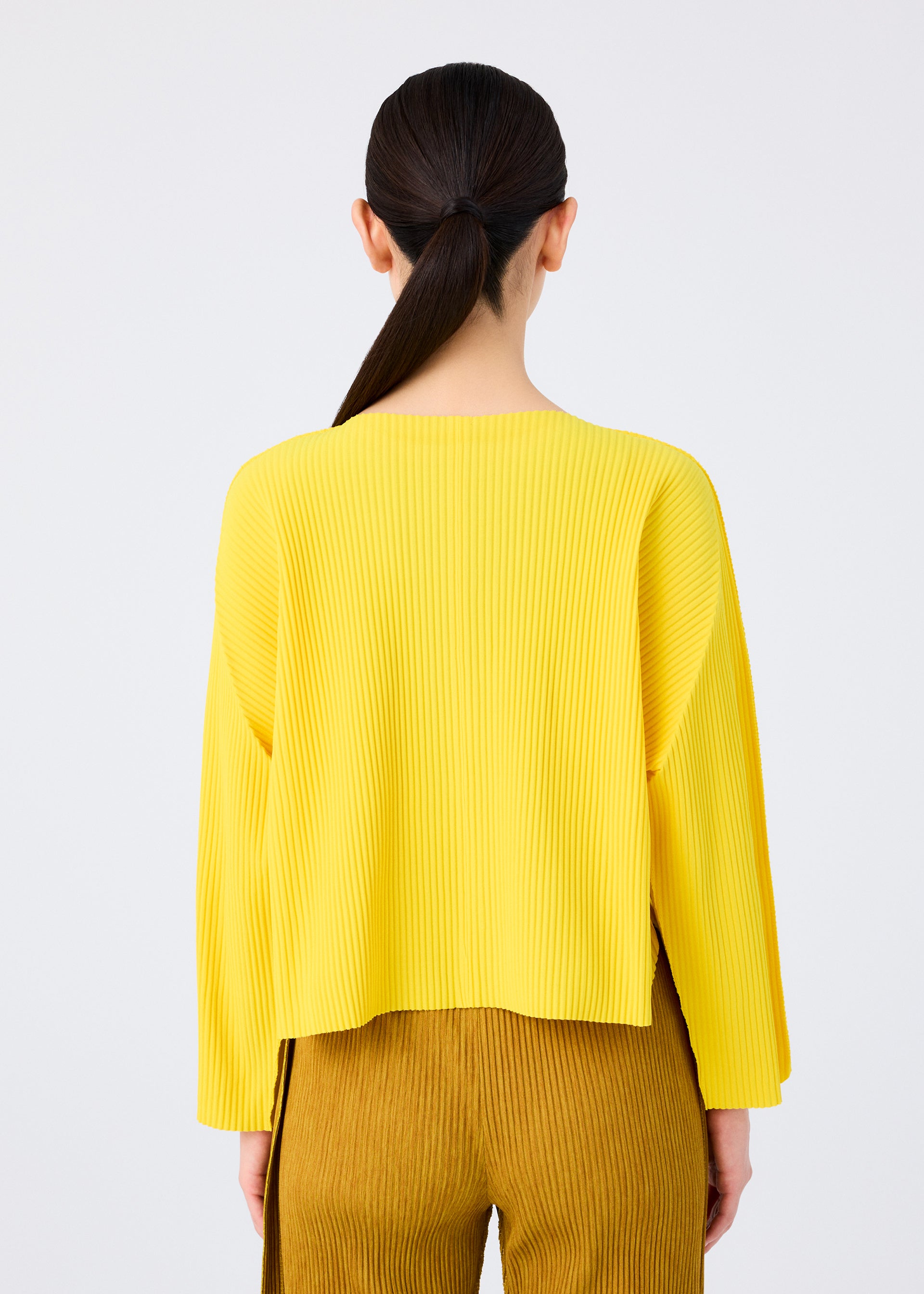 ROUND PLEATS – isseymiyake.com