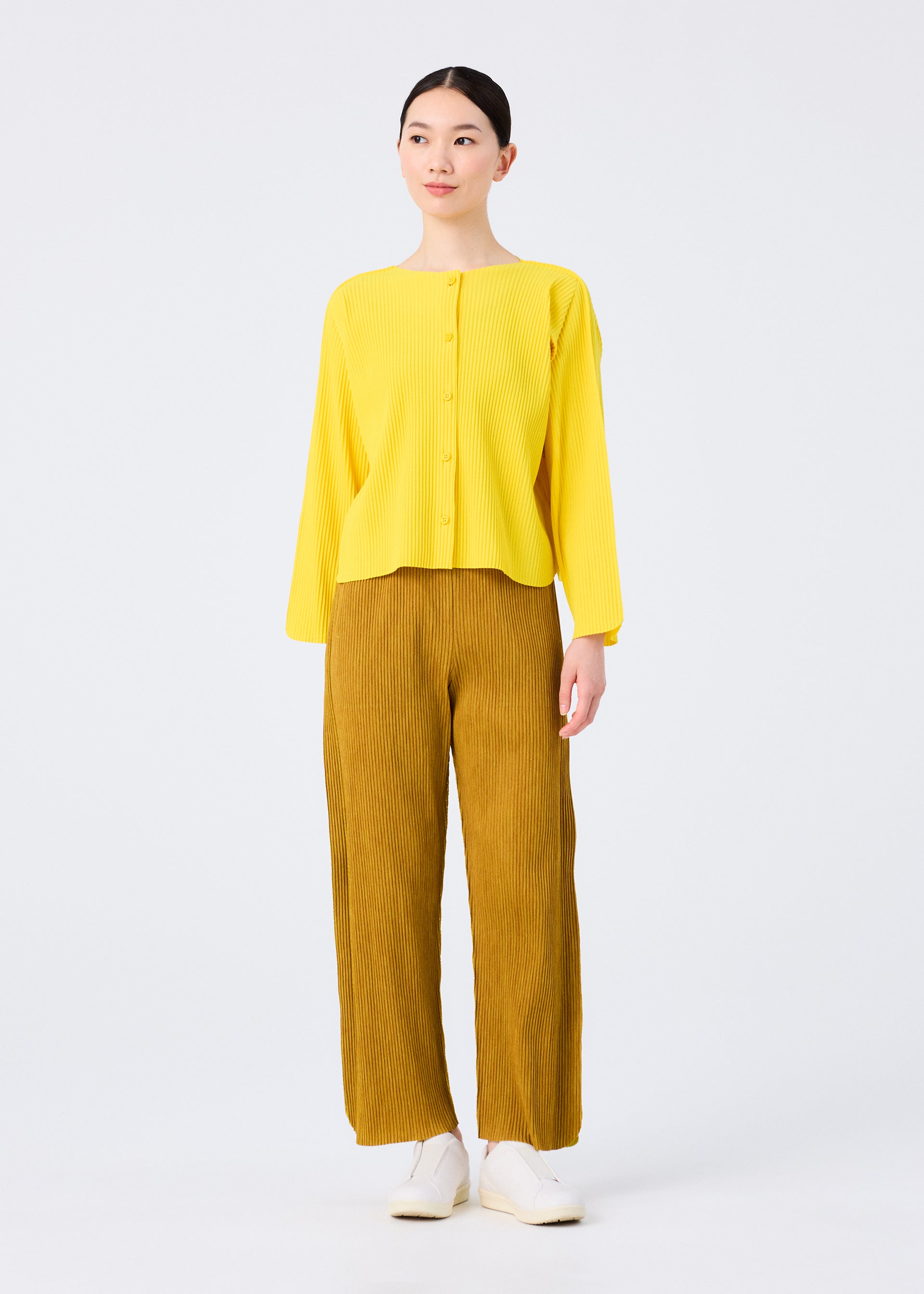 ROUND PLEATS – isseymiyake.com