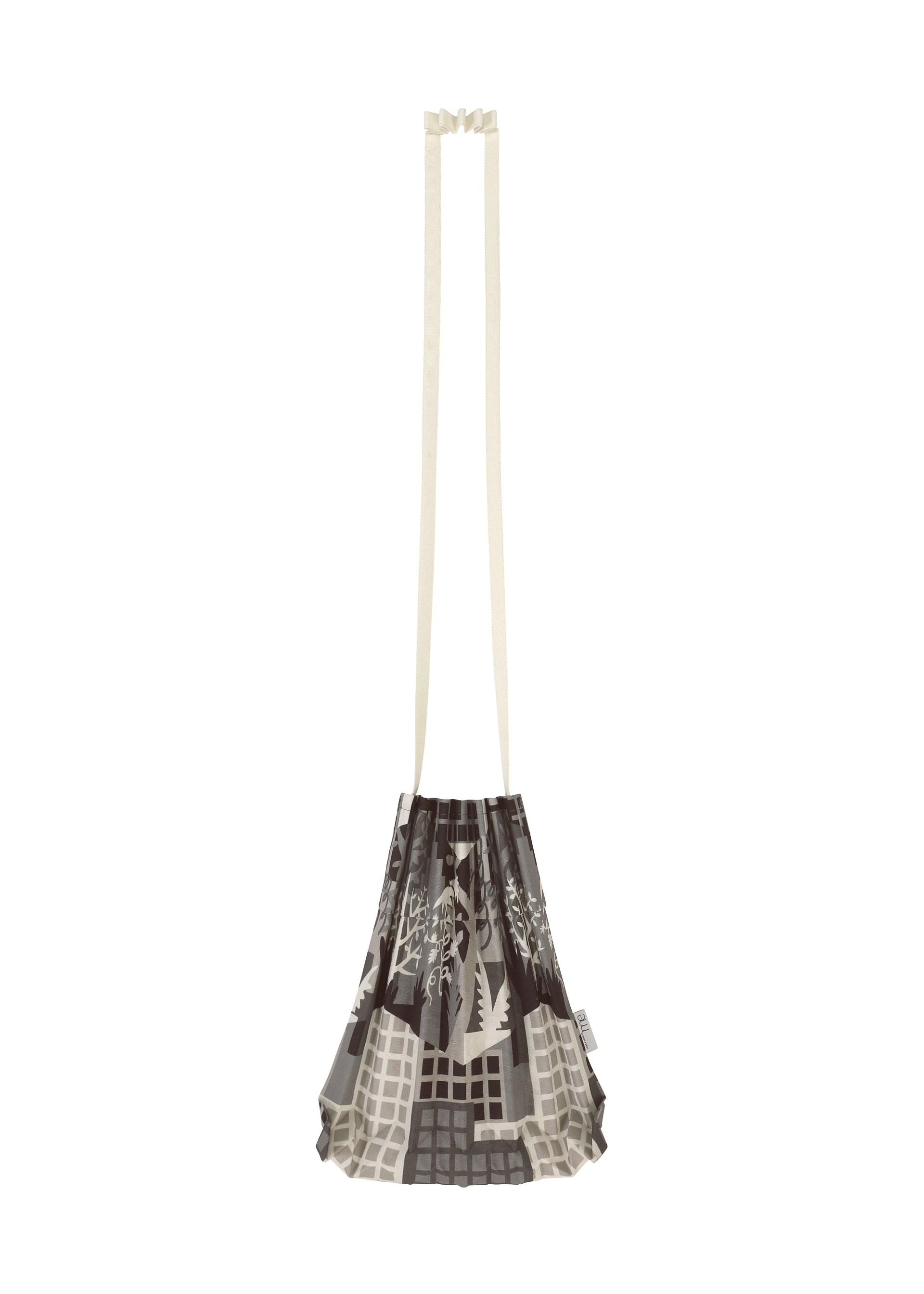 BUILDING TRUNK PLEATS BAG – isseymiyake.com
