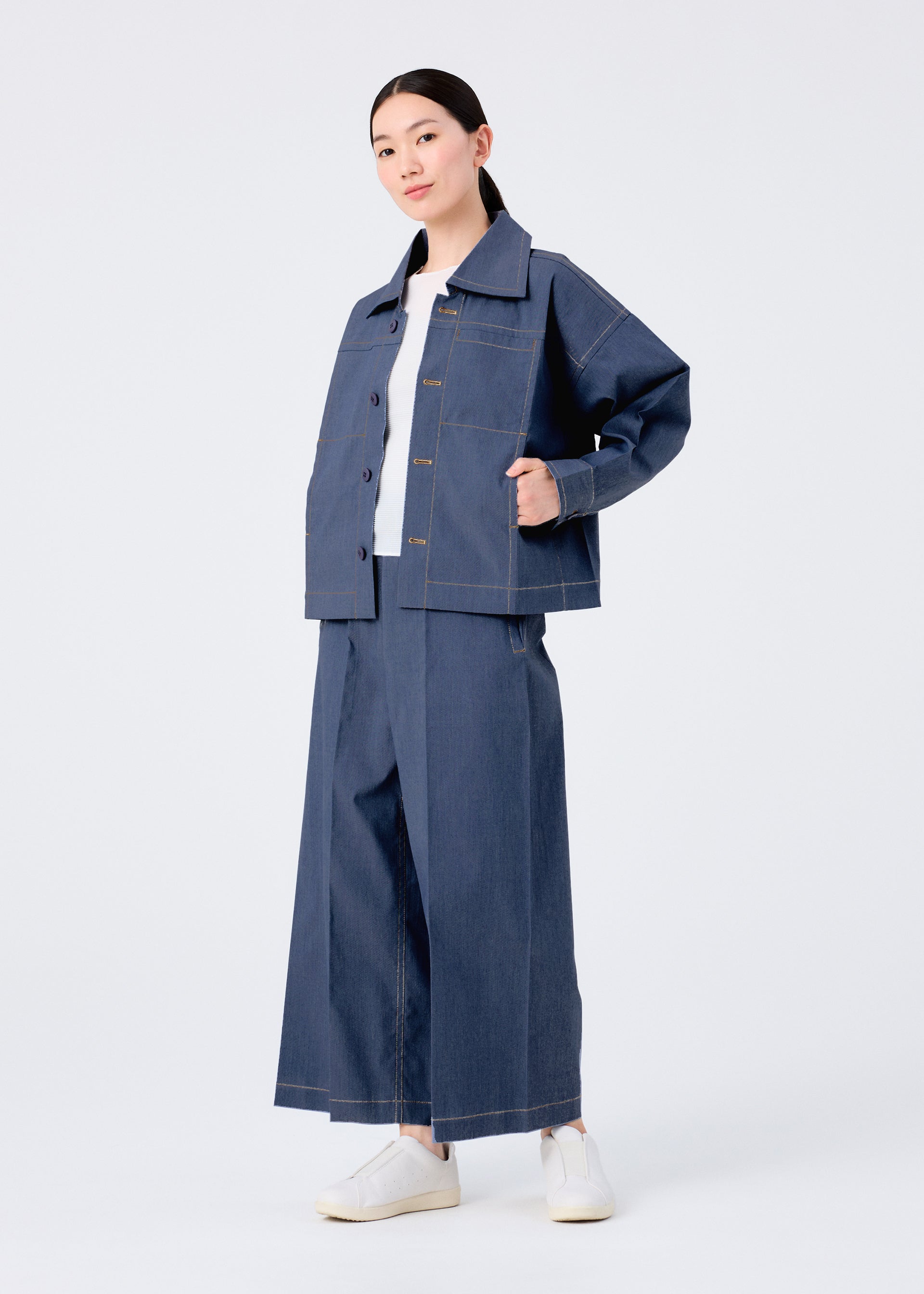 FLAT DENIM – isseymiyake.com