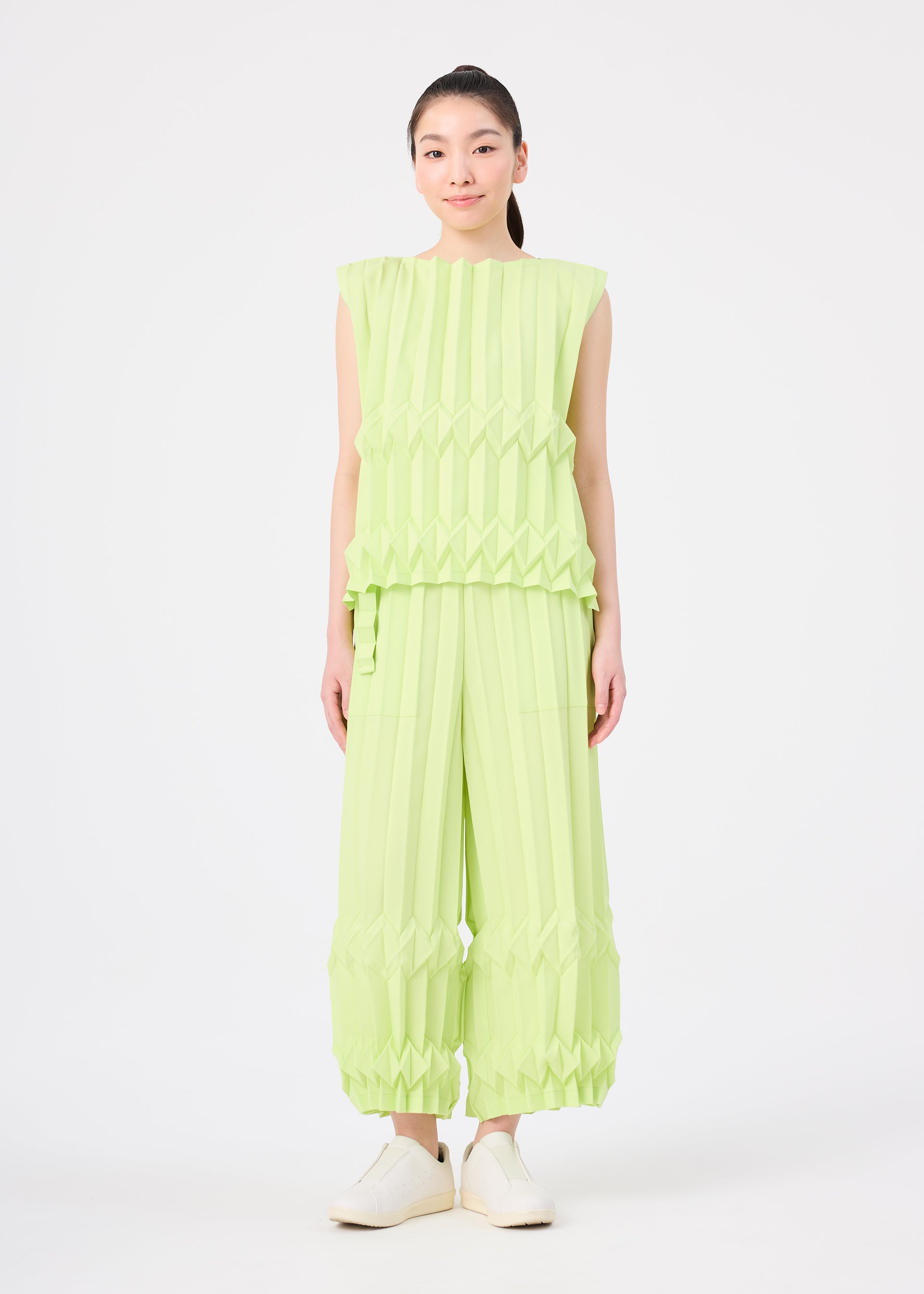 TREE PLEATS – isseymiyake.com