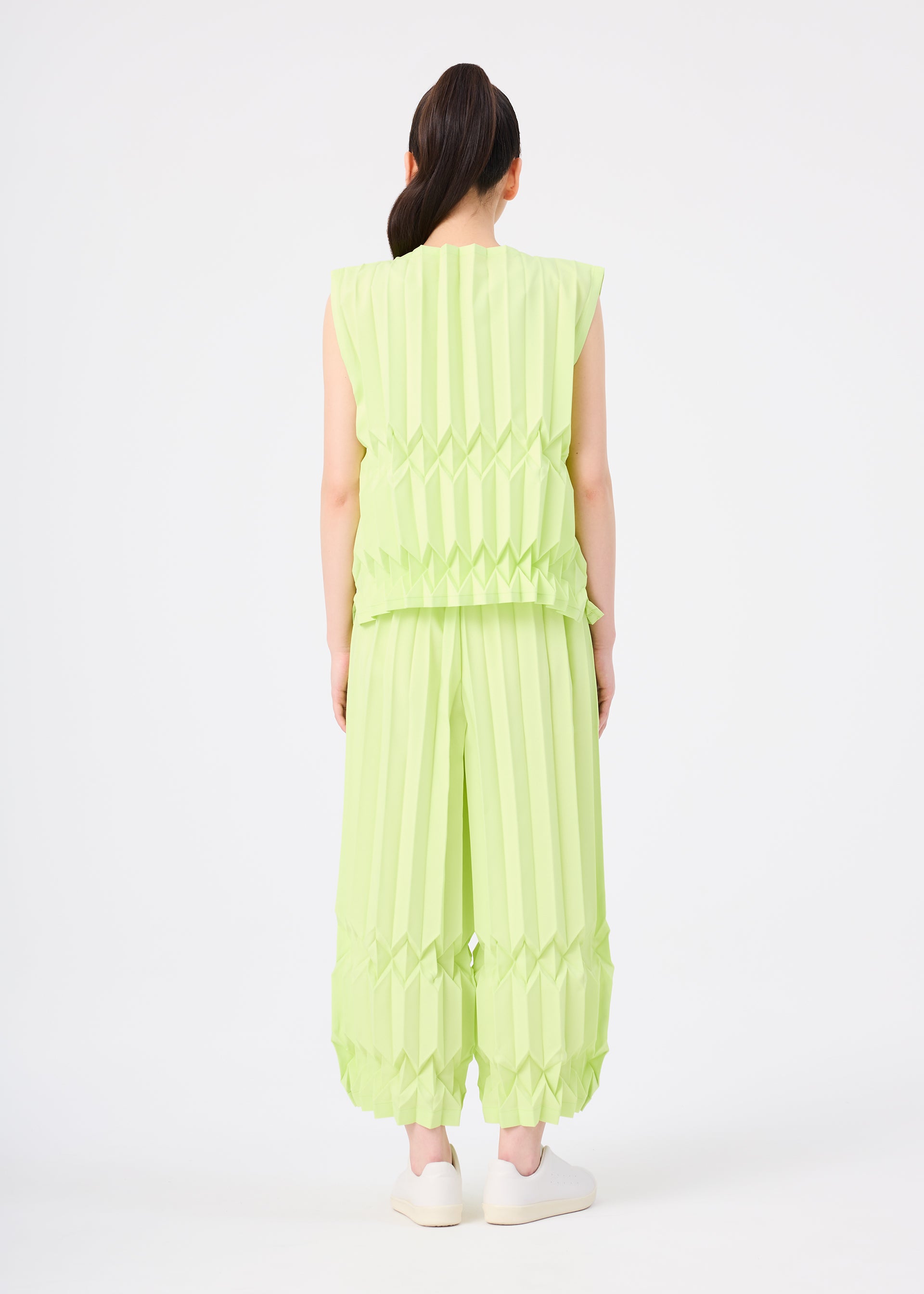 TREE PLEATS – isseymiyake.com