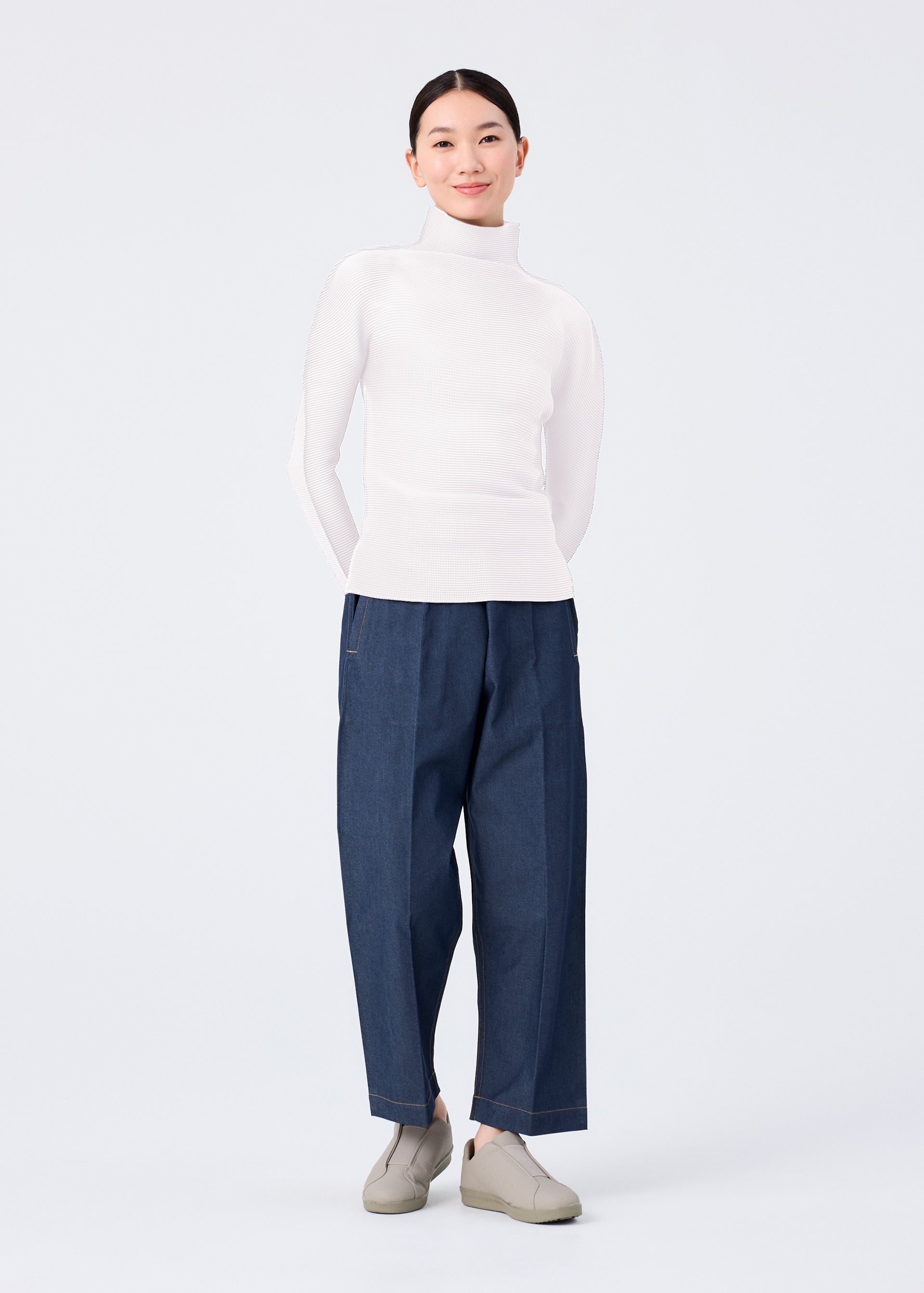 FLAT DENIM – isseymiyake.com