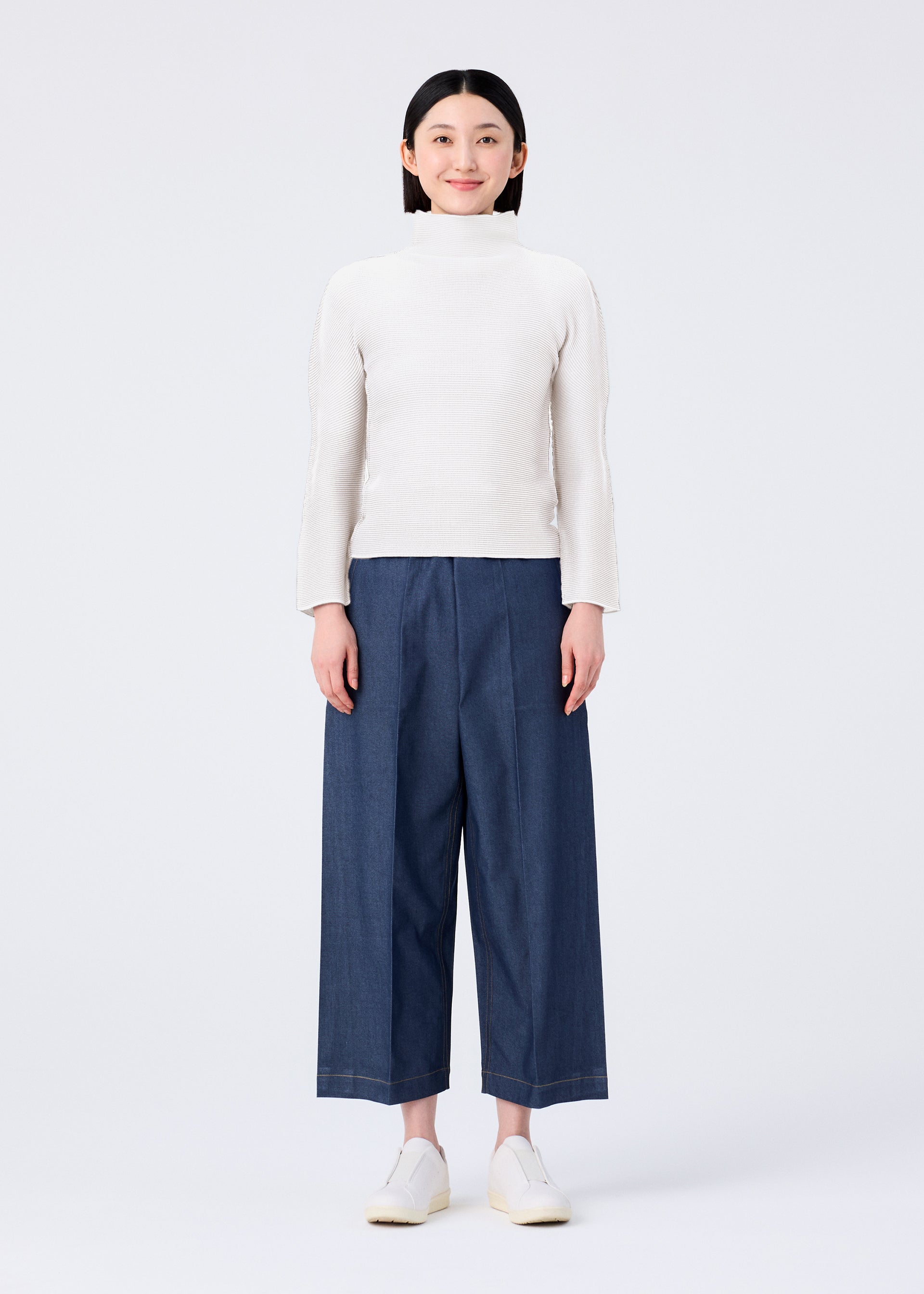 FLAT DENIM – isseymiyake.com