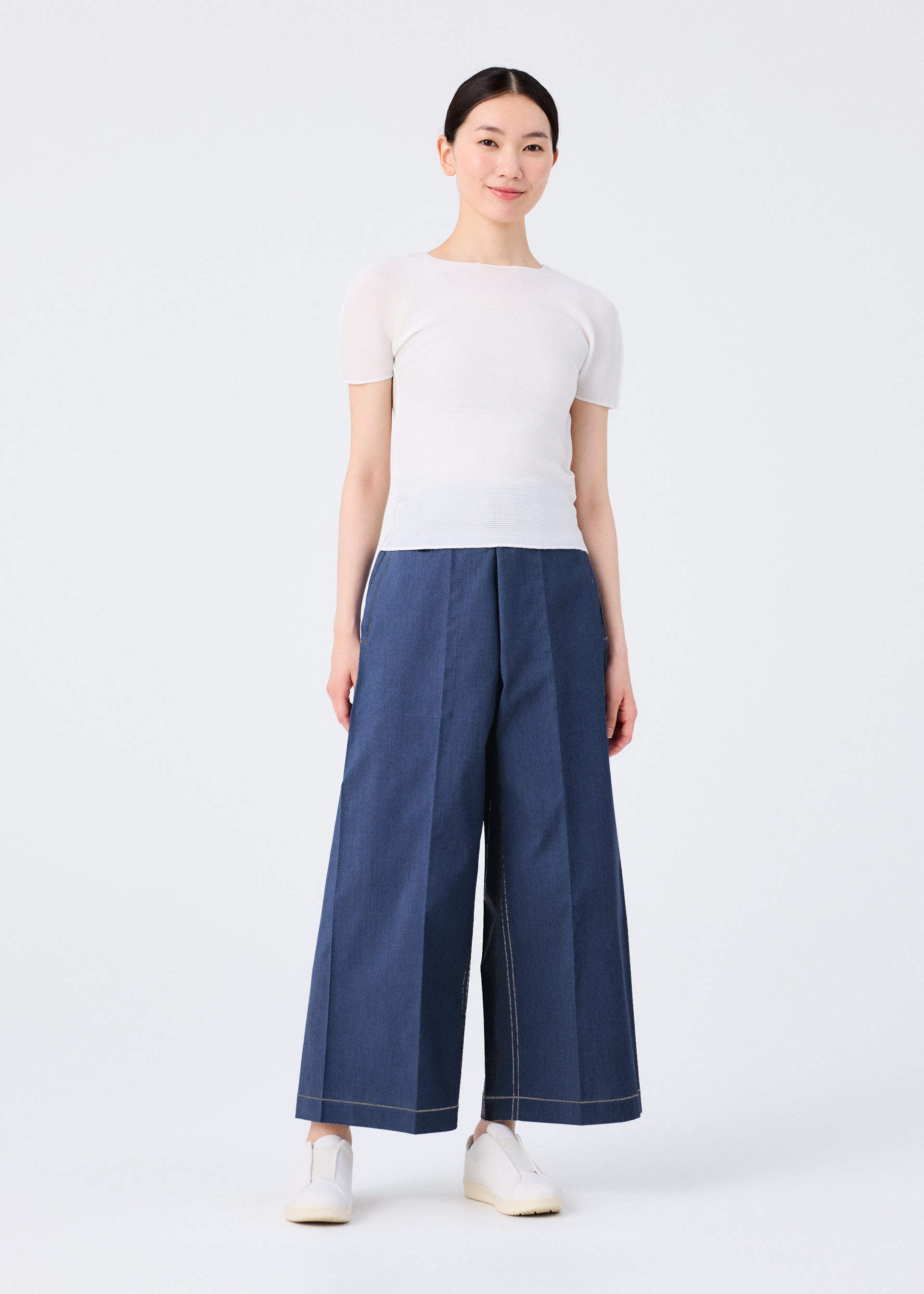 FLAT DENIM – isseymiyake.com