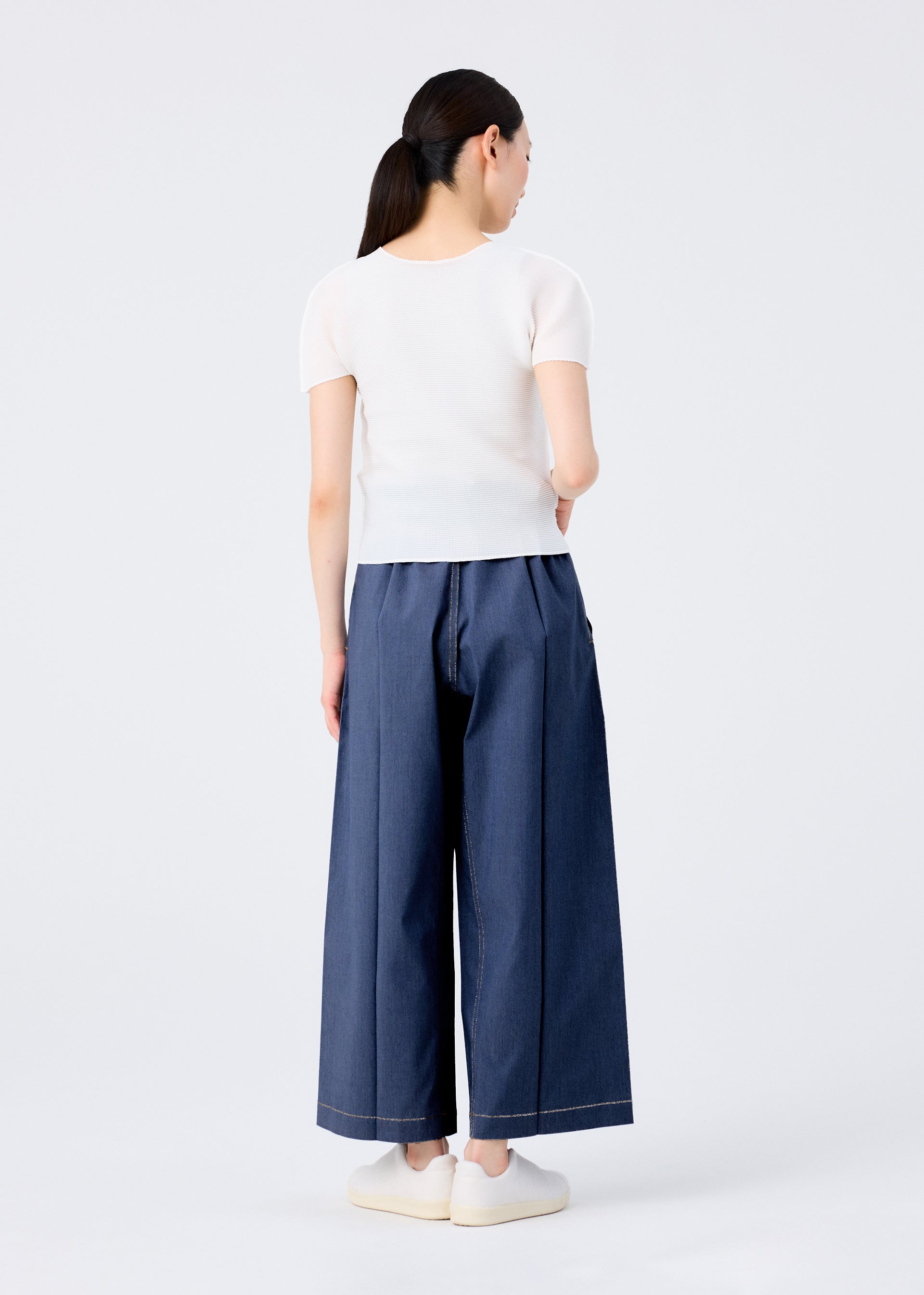 FLAT DENIM – isseymiyake.com