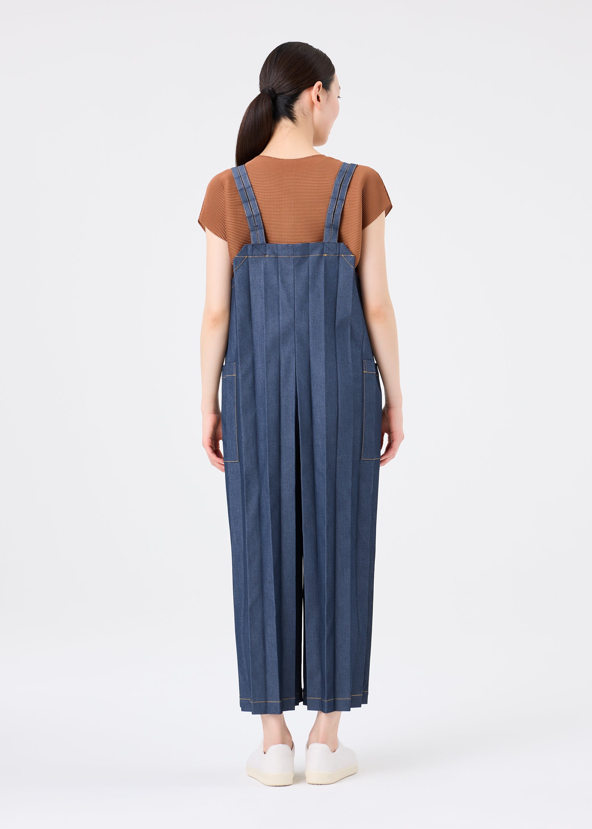 DENIM PLEATS BOTTOM、ウィメンズ_ジャンプスーツ、着用画像2
