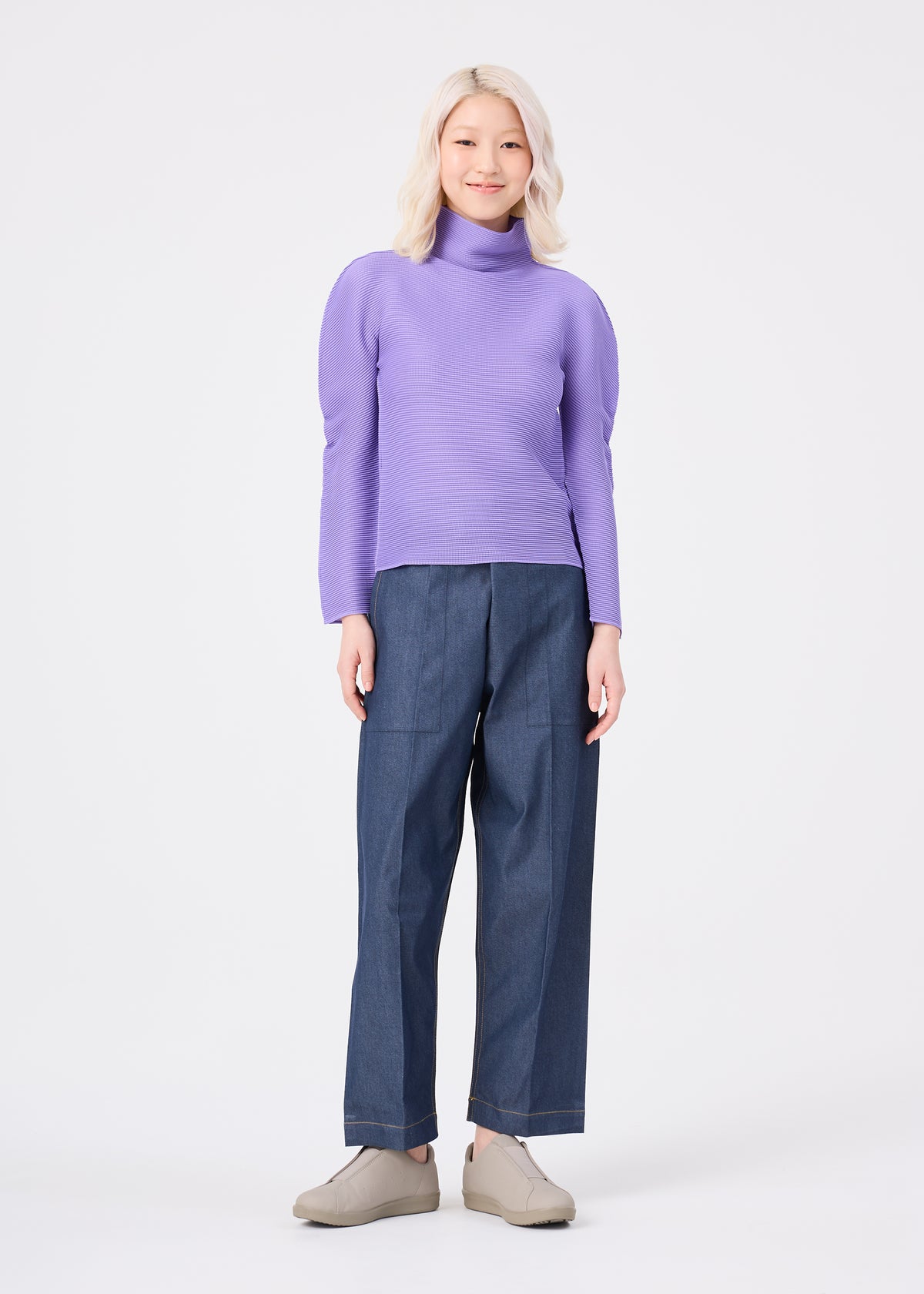 STRETCH PLEATS 3、ウィメンズ_トップス_トップ、着用画像3