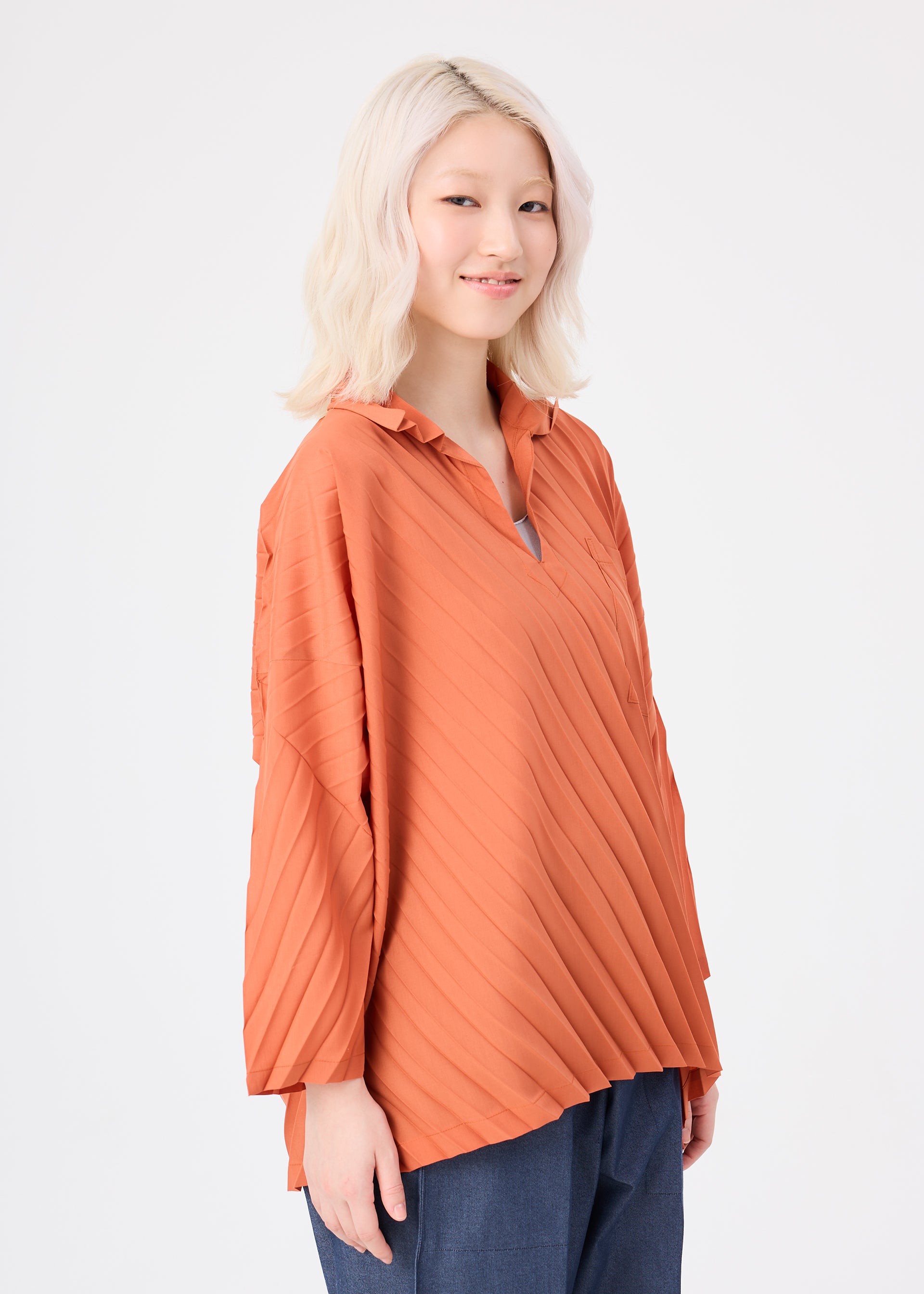 ウィメンズ／トップス／シャツ – isseymiyake.com