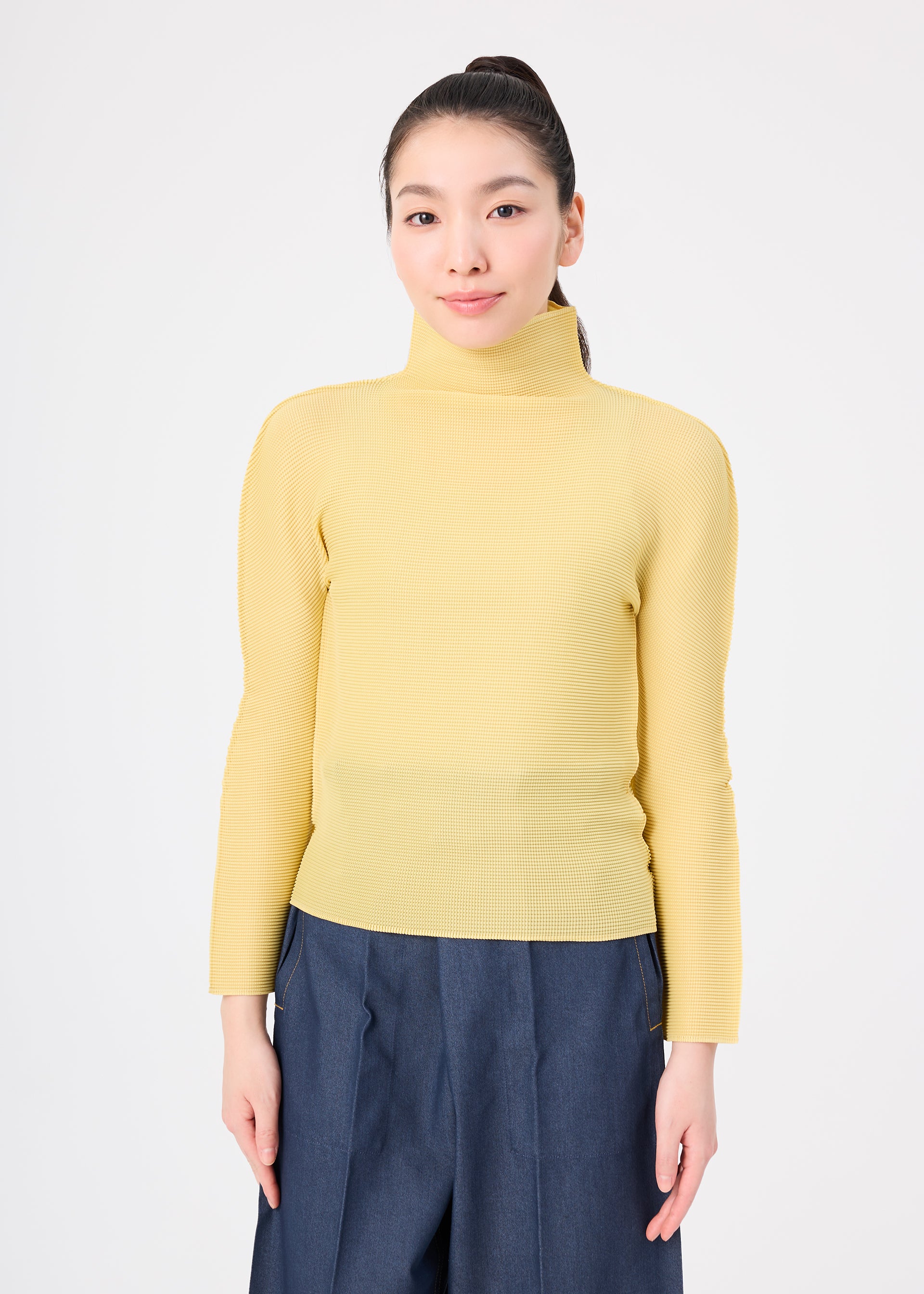 STRETCH PLEATS 4 – isseymiyake.com