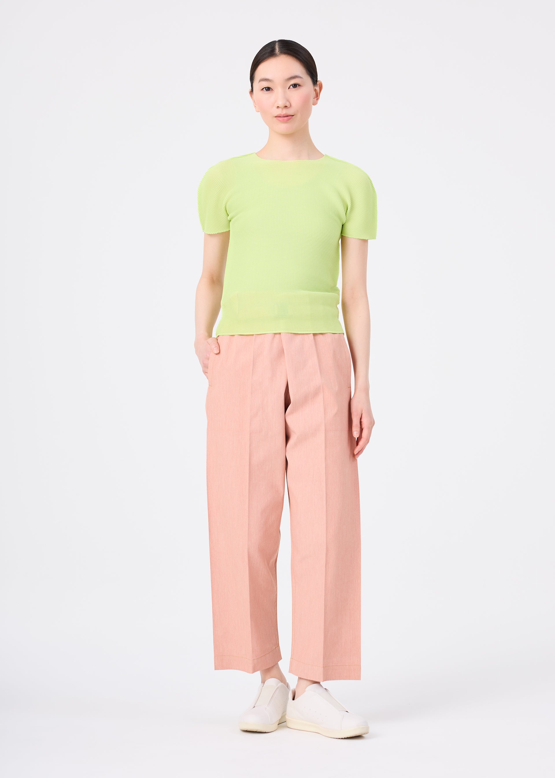 STRETCH PLEATS 1、ウィメンズ_トップス_トップ、着用画像3