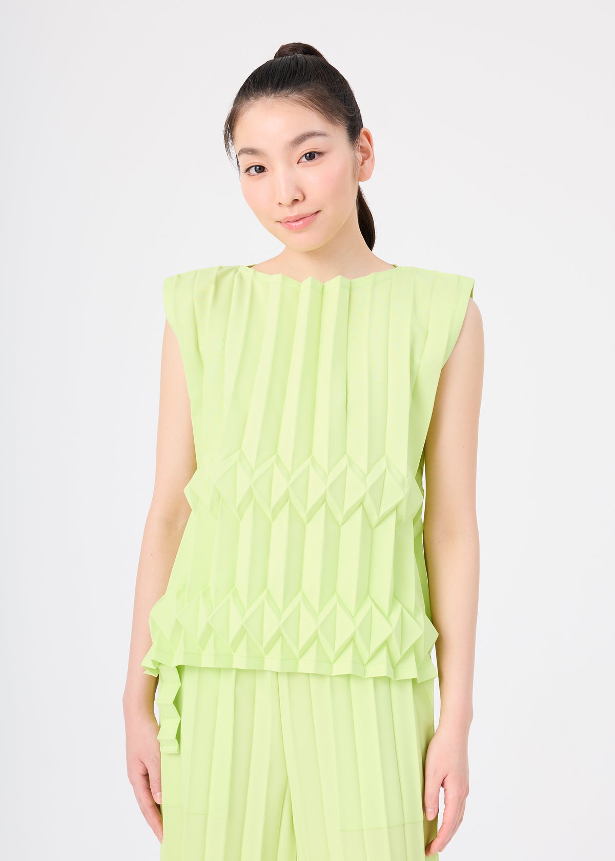 TREE PLEATS、ウィメンズ_トップス_トップ、着用画像1
