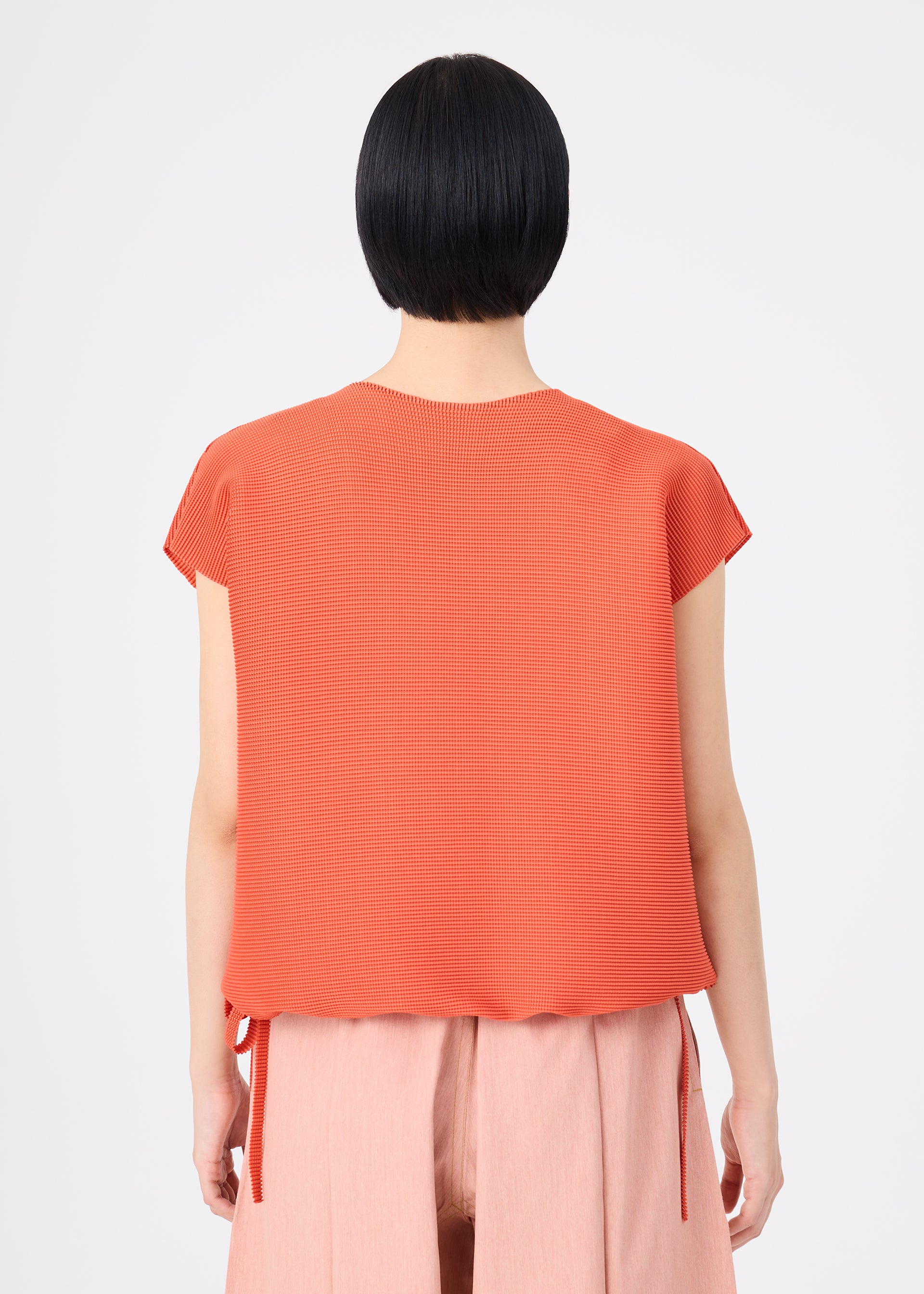 SQUARE STRETCH PLEATS、ウィメンズ_トップス_トップ、着用画像2