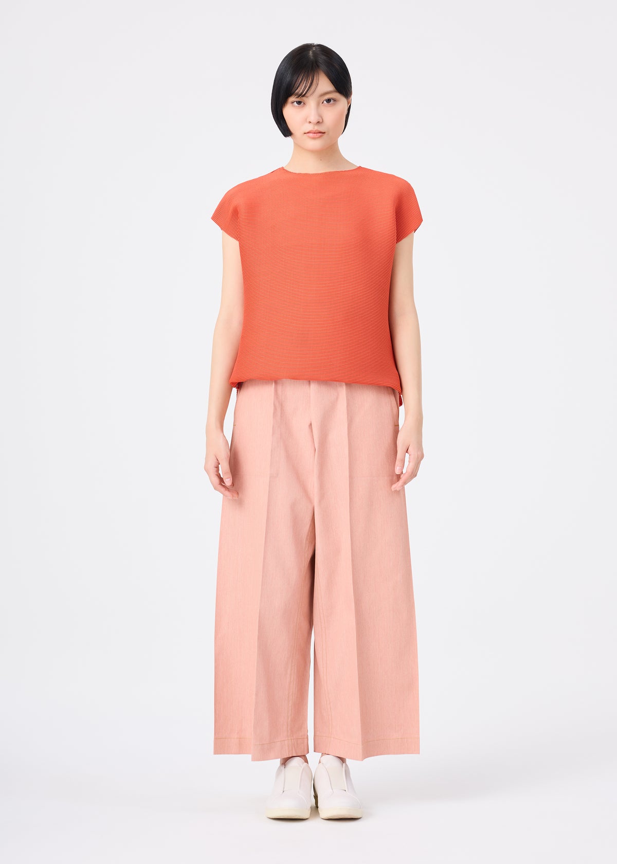 SQUARE STRETCH PLEATS、ウィメンズ_トップス_トップ、着用画像3
