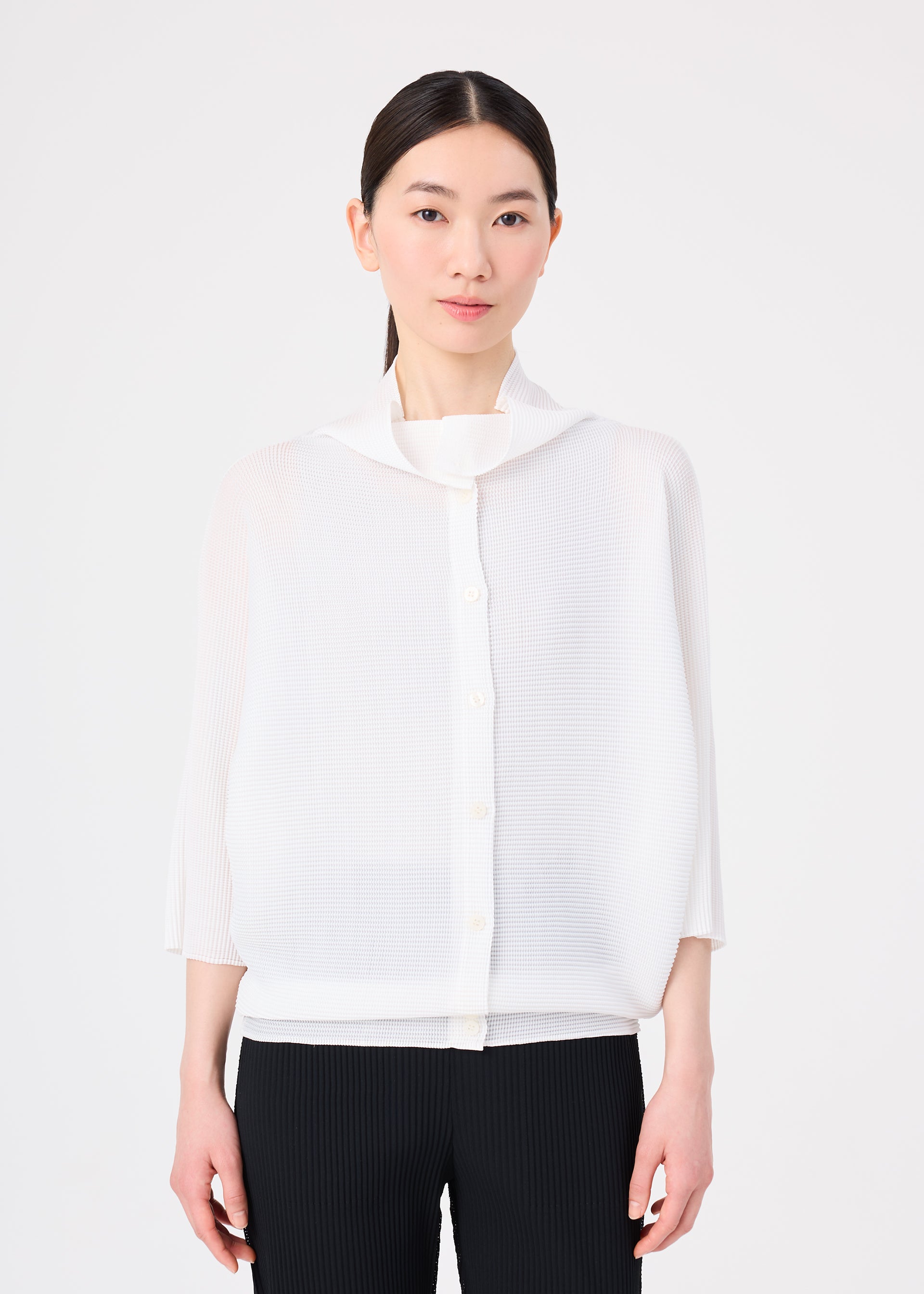 DOLMAN STRETCH PLEATS – isseymiyake.com