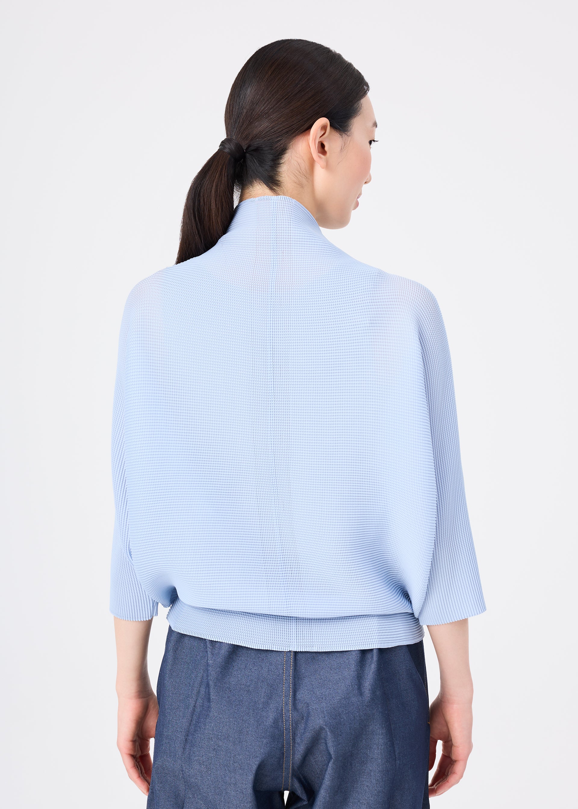 DOLMAN STRETCH PLEATS 1 – isseymiyake.com