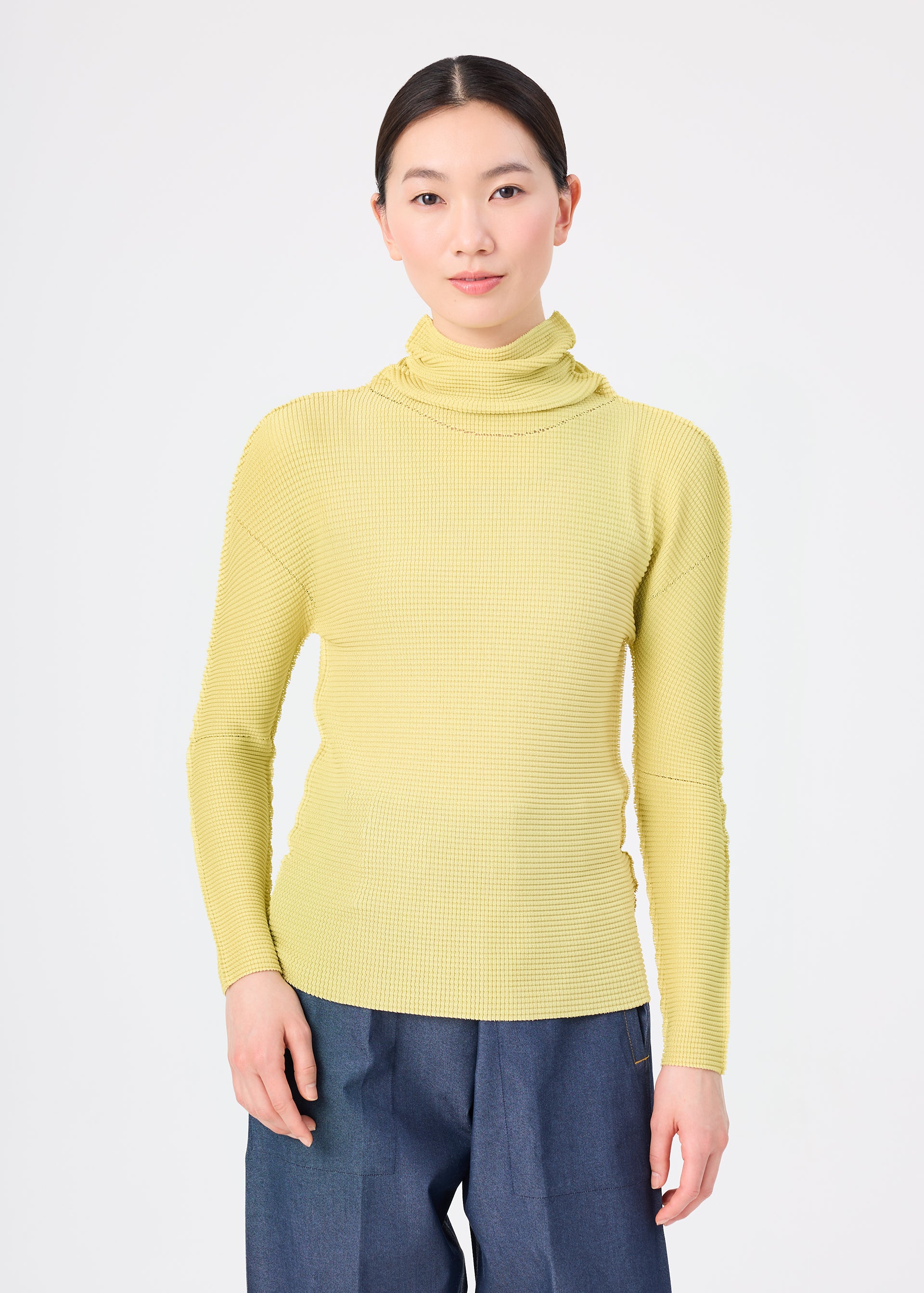 KNIT STRETCH PLEATS 1 – isseymiyake.com
