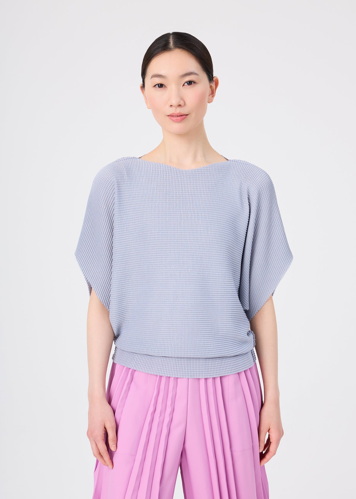 TOWER KNIT STRETCH PLEATS、ウィメンズ_トップス_トップ、着用画像1