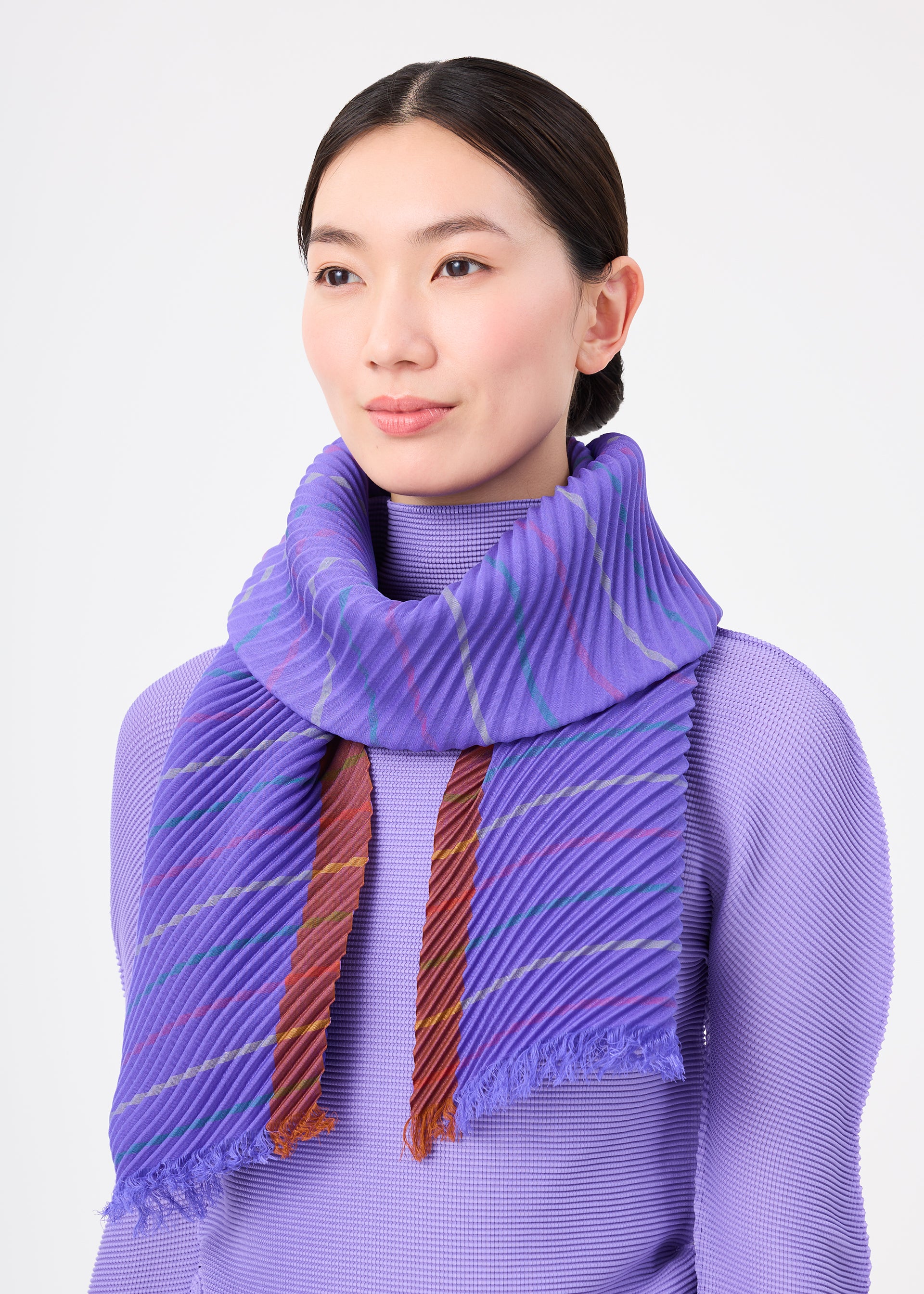 STRIPE PLEATS STOLE、アクセサリー&その他_ストール、着用画像1