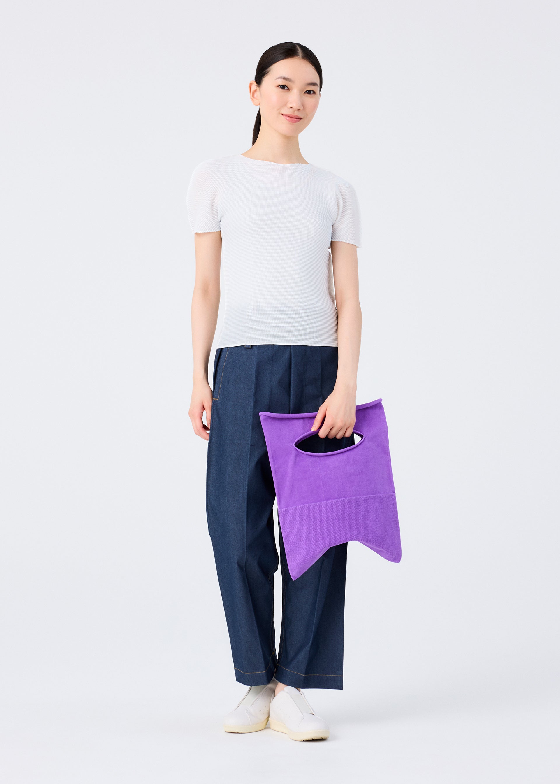 me by ISSEY MIYAKE KONBU ネイビー KONBU 12 – isseymiyake.com