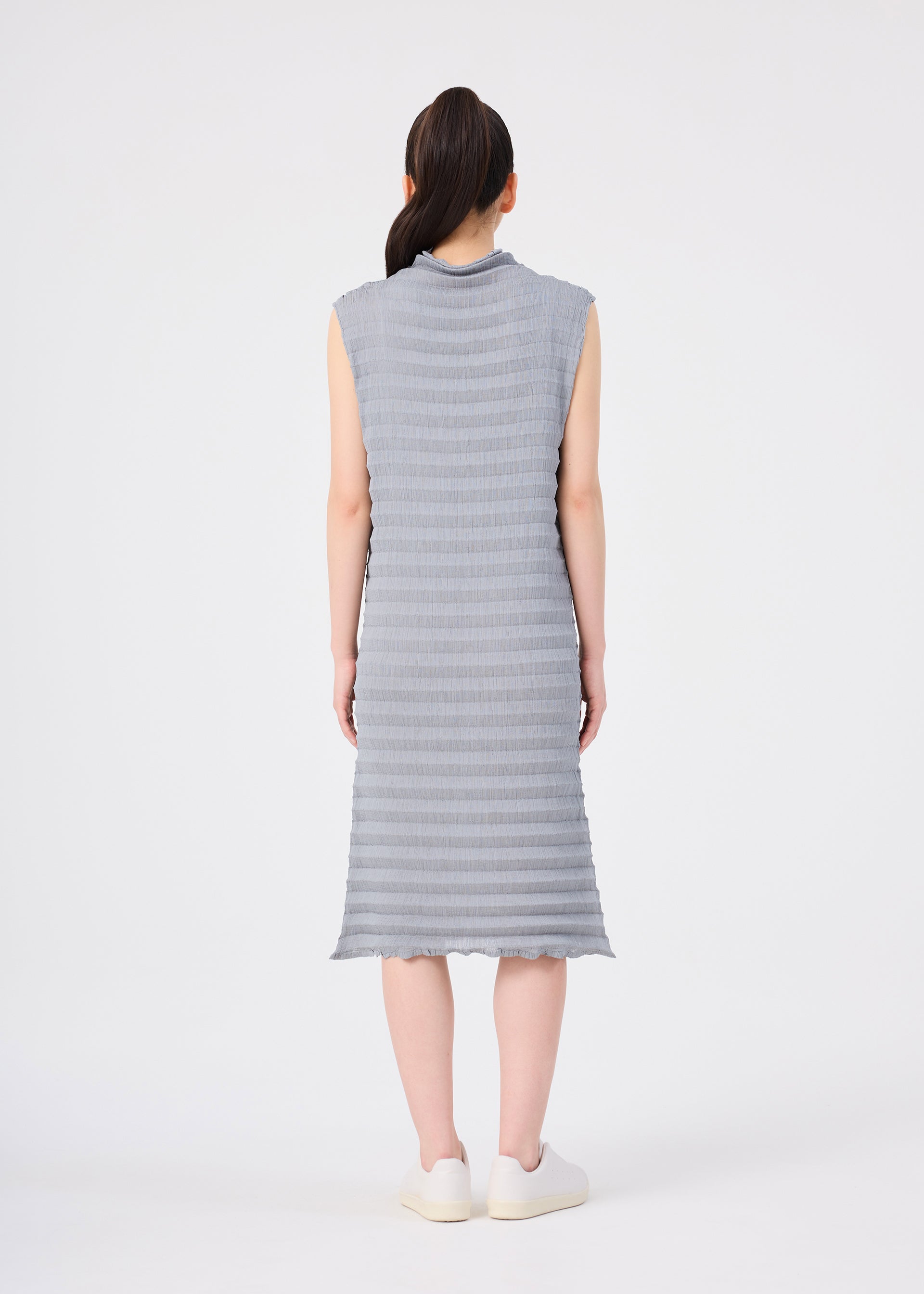 ACCORDION SEE-THROUGH CREPE、ウィメンズ_ワンピース、着用画像2