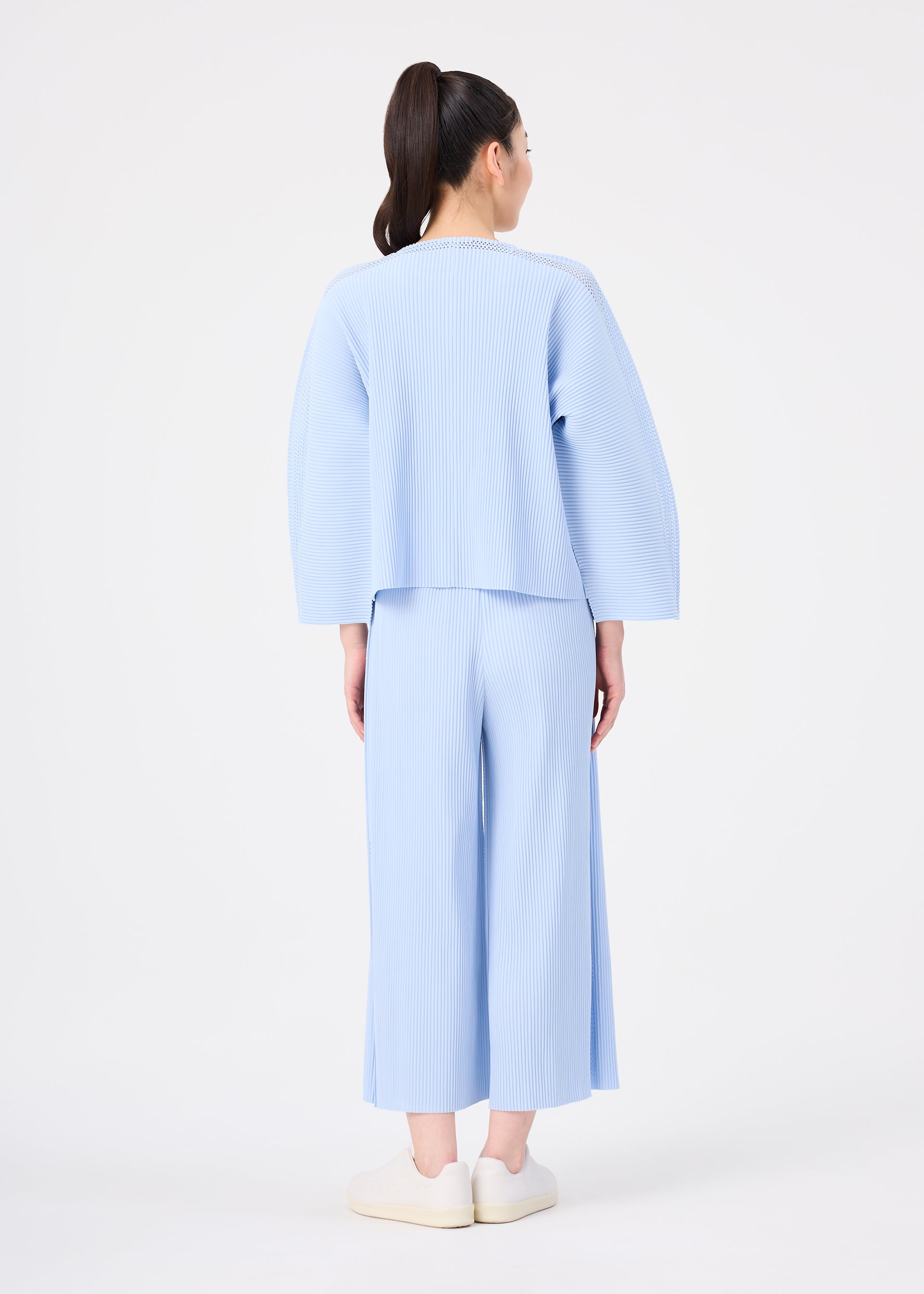 MESH PLEATS – isseymiyake.com