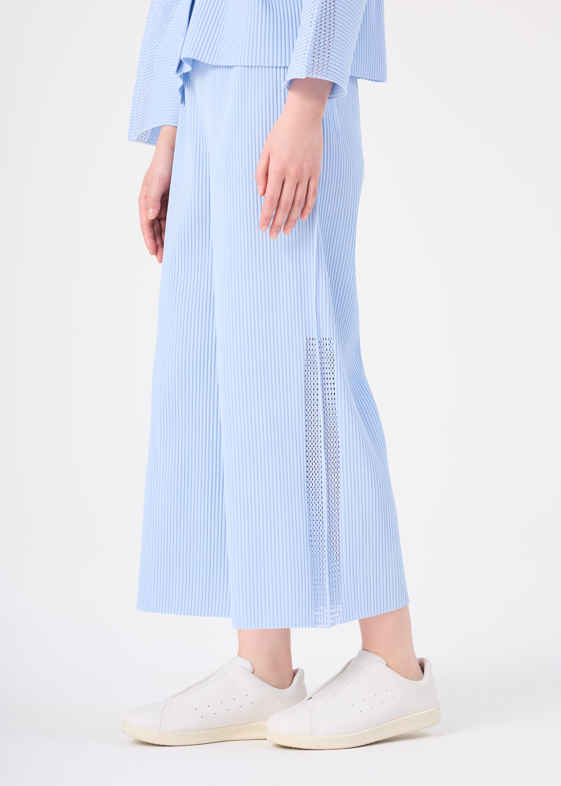 MESH PLEATS – isseymiyake.com