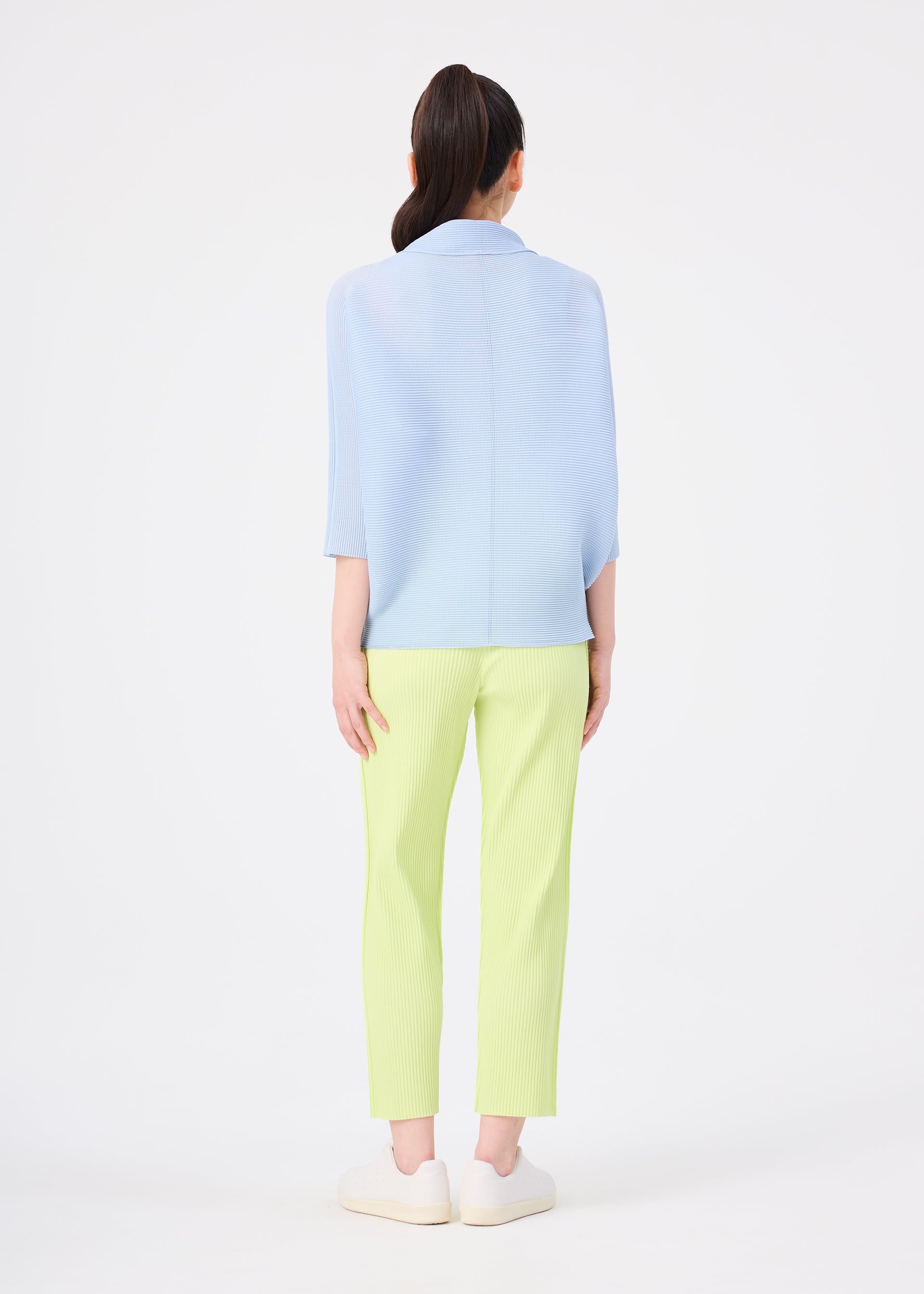 FINE KNIT PLEATS COLOR 1 – isseymiyake.com