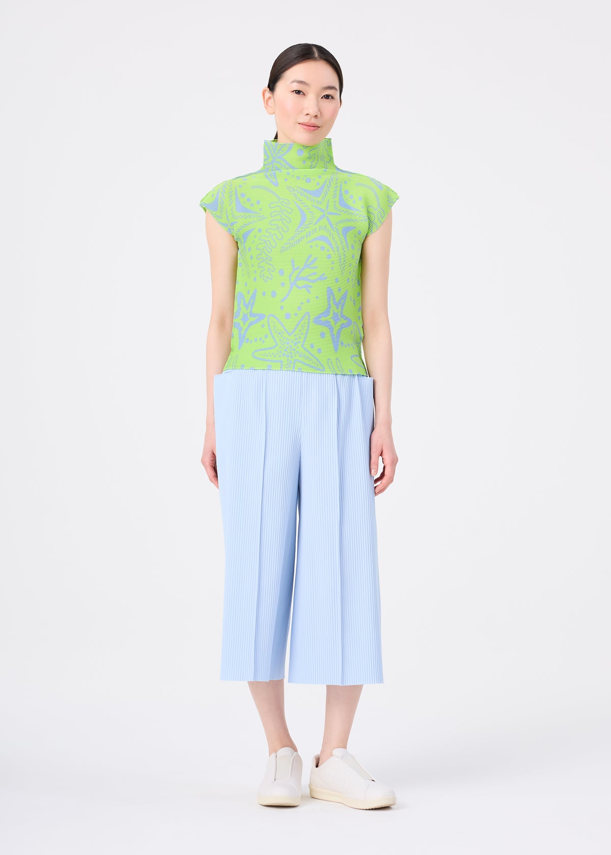 FINE KNIT PLEATS COLOR 1、ウィメンズ_パンツ、着用画像1