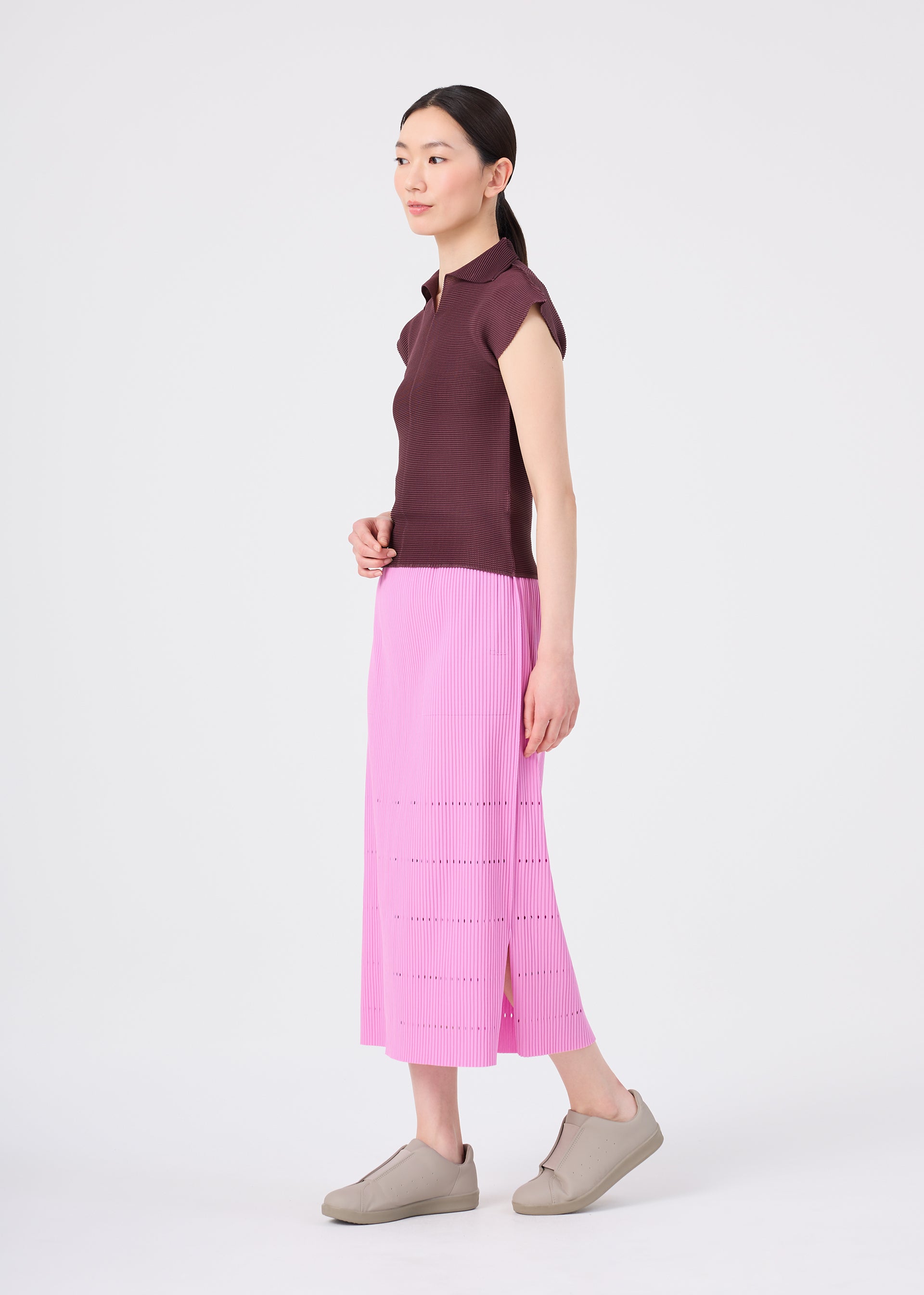 FINE KNIT PLEATS BOTTOM 1 – isseymiyake.com