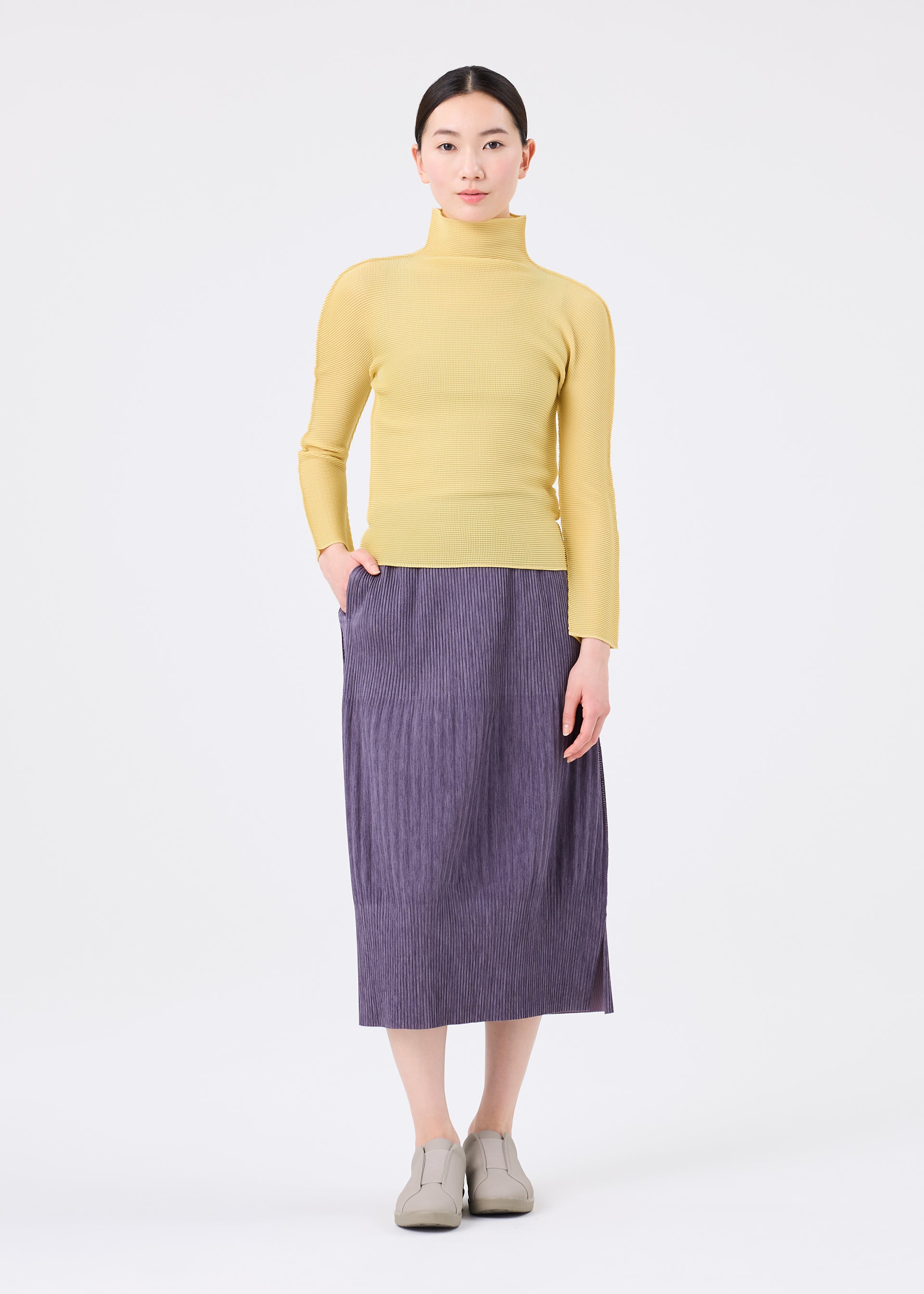 MIX FINE KNIT PLEATS BOTTOM – isseymiyake.com