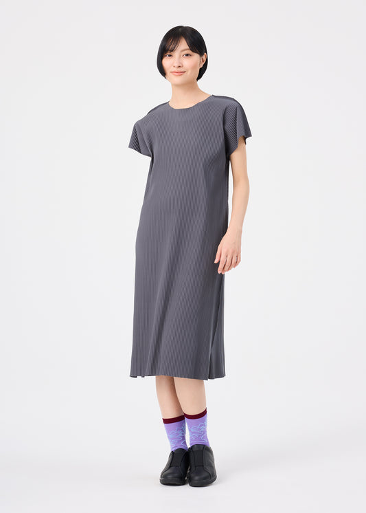 FINE KNIT PLEATS COLOR 2、ウィメンズ_ワンピース、着用画像1