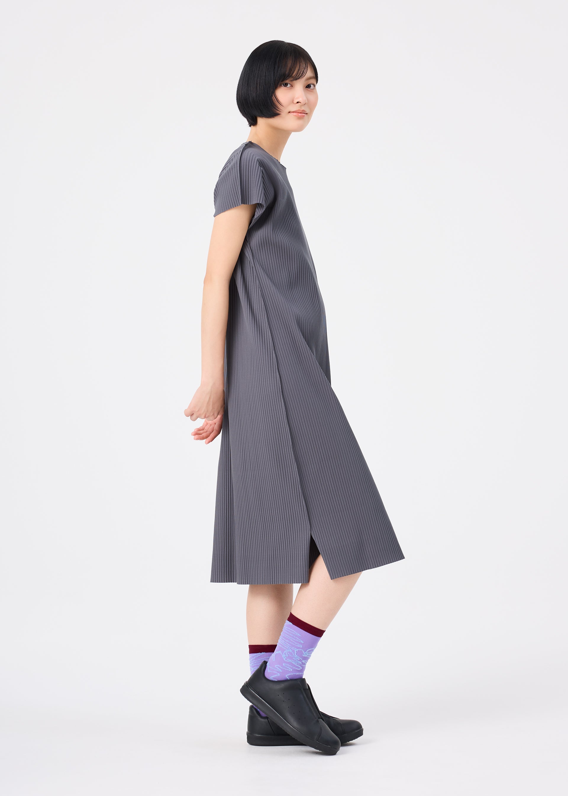 FINE KNIT PLEATS COLOR 2 – isseymiyake.com